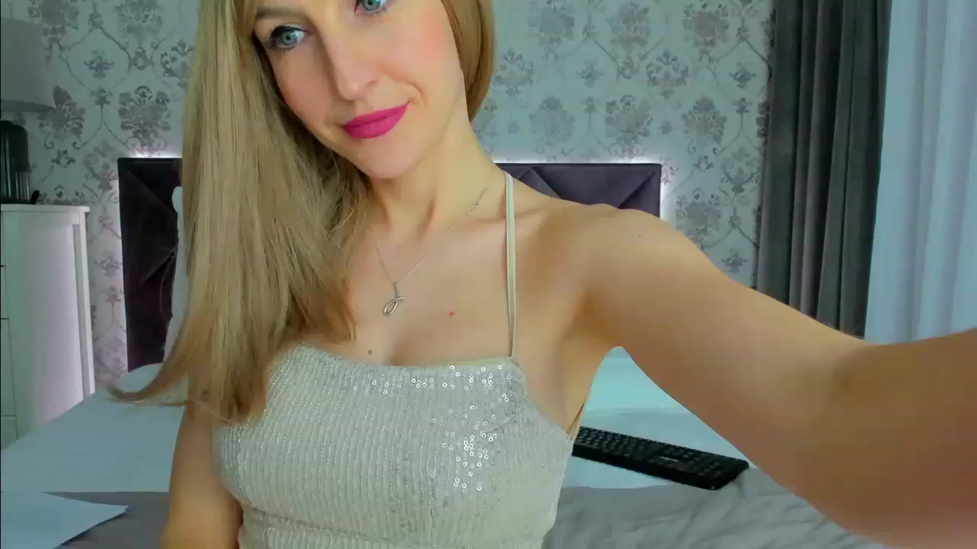 Gallery image thumbnail from HNYHelenka's myfreecams stream on, 02/28/2023, 22:32 image 18 of 20
