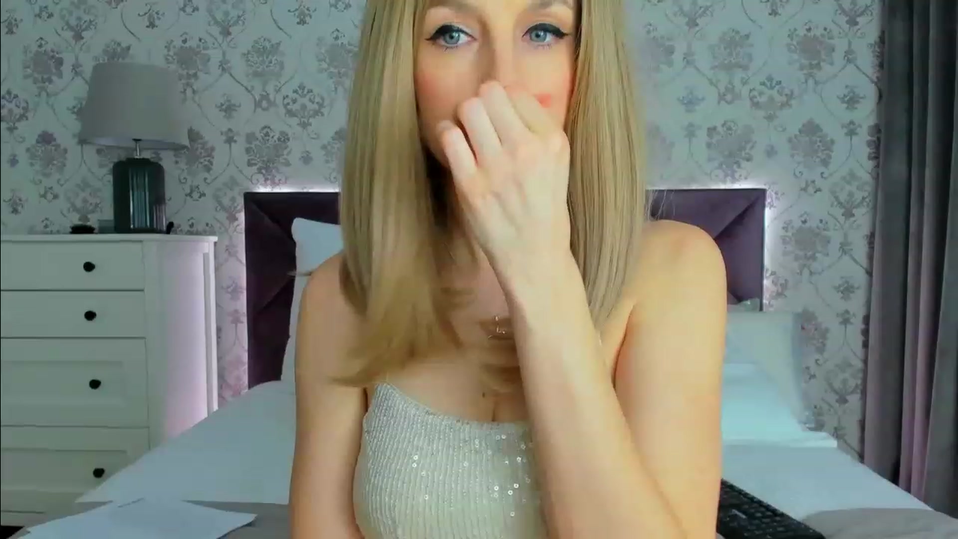 Gallery image thumbnail from HNYHelenka's myfreecams stream on, 02/28/2023, 22:32 image 5 of 20