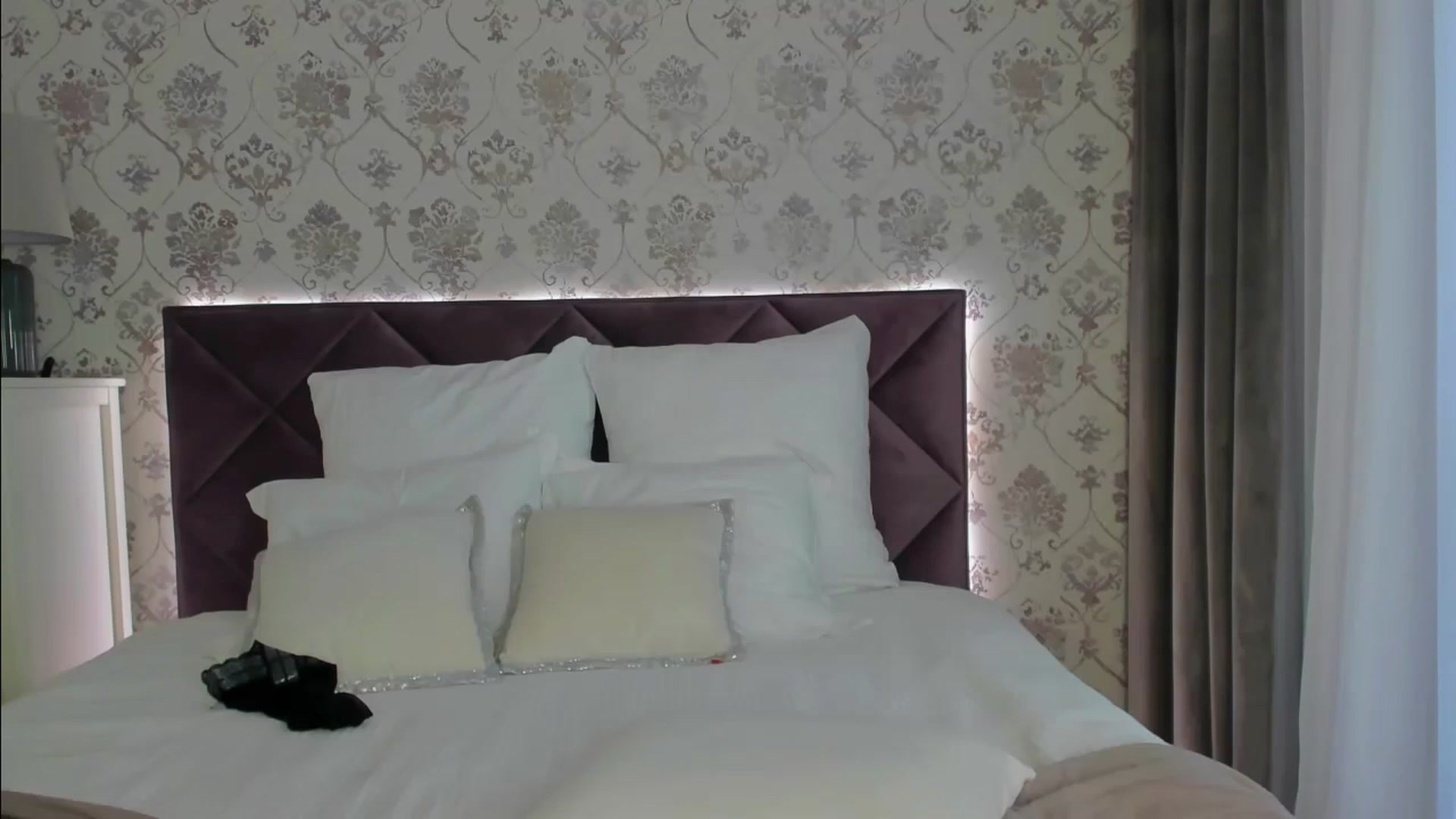 Gallery image thumbnail from HNYHelenka's myfreecams stream on, 03/11/2023, 14:17 image 9 of 20