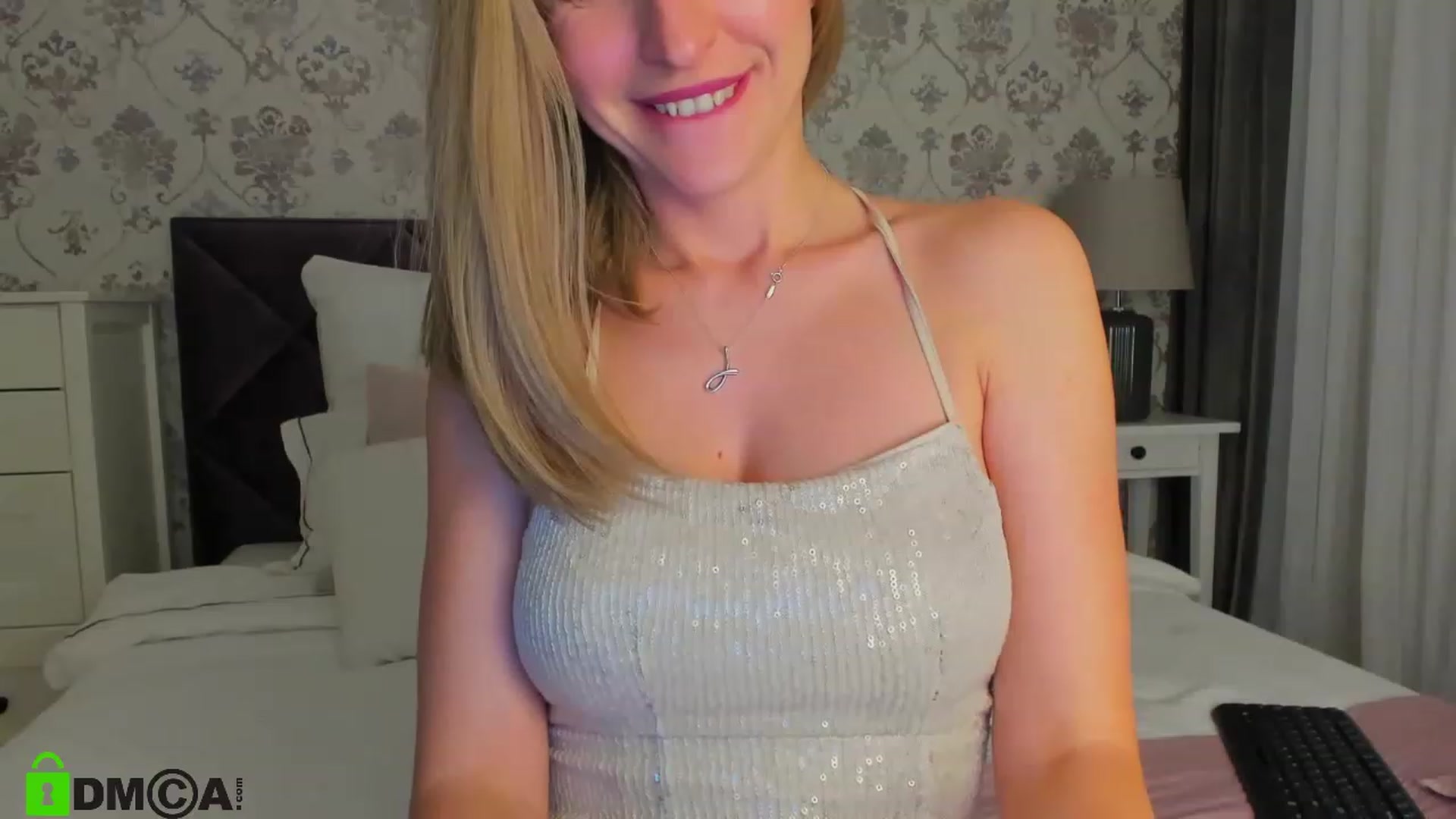 Gallery image thumbnail from HNYHelenka's myfreecams stream on, 03/31/2023, 23:26 image 3 of 20