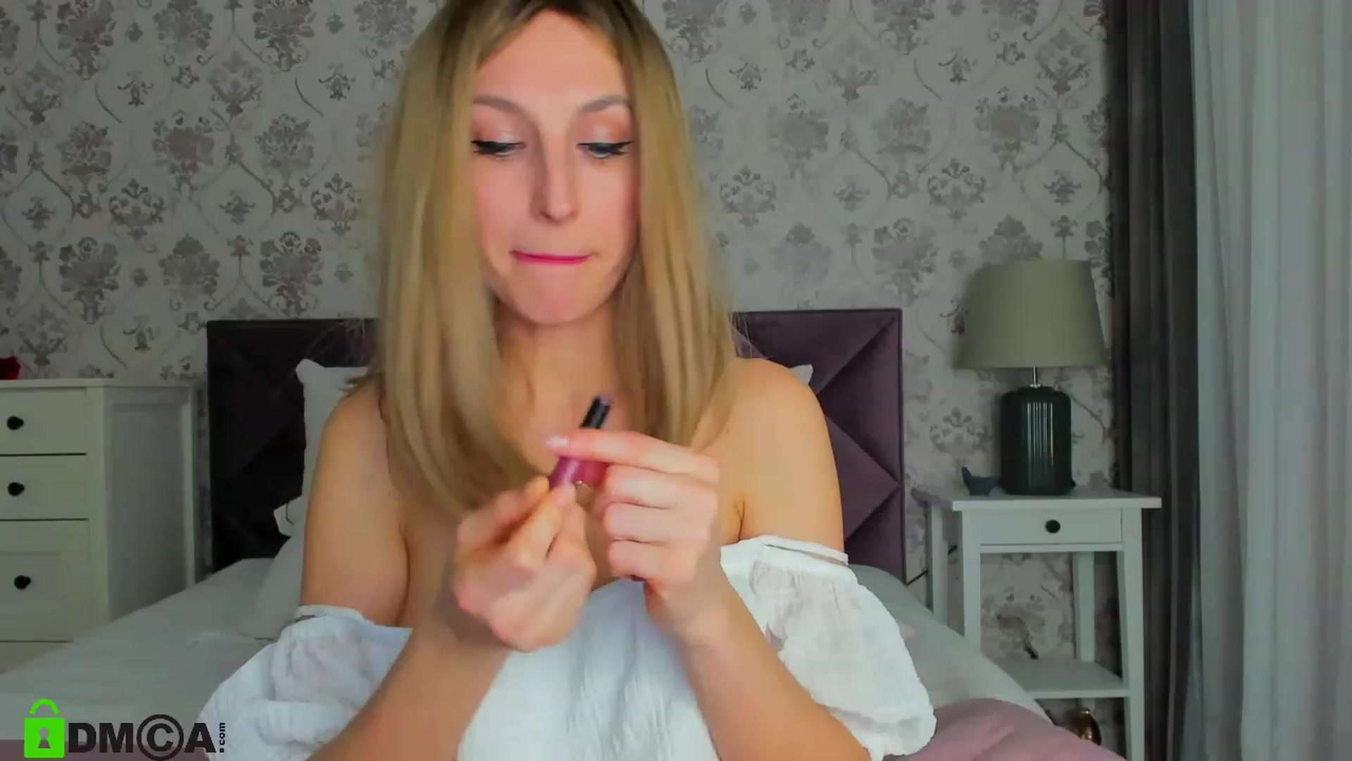 Gallery image thumbnail from HNYHelenka's myfreecams stream on, 04/08/2023, 24:14 image 3 of 20