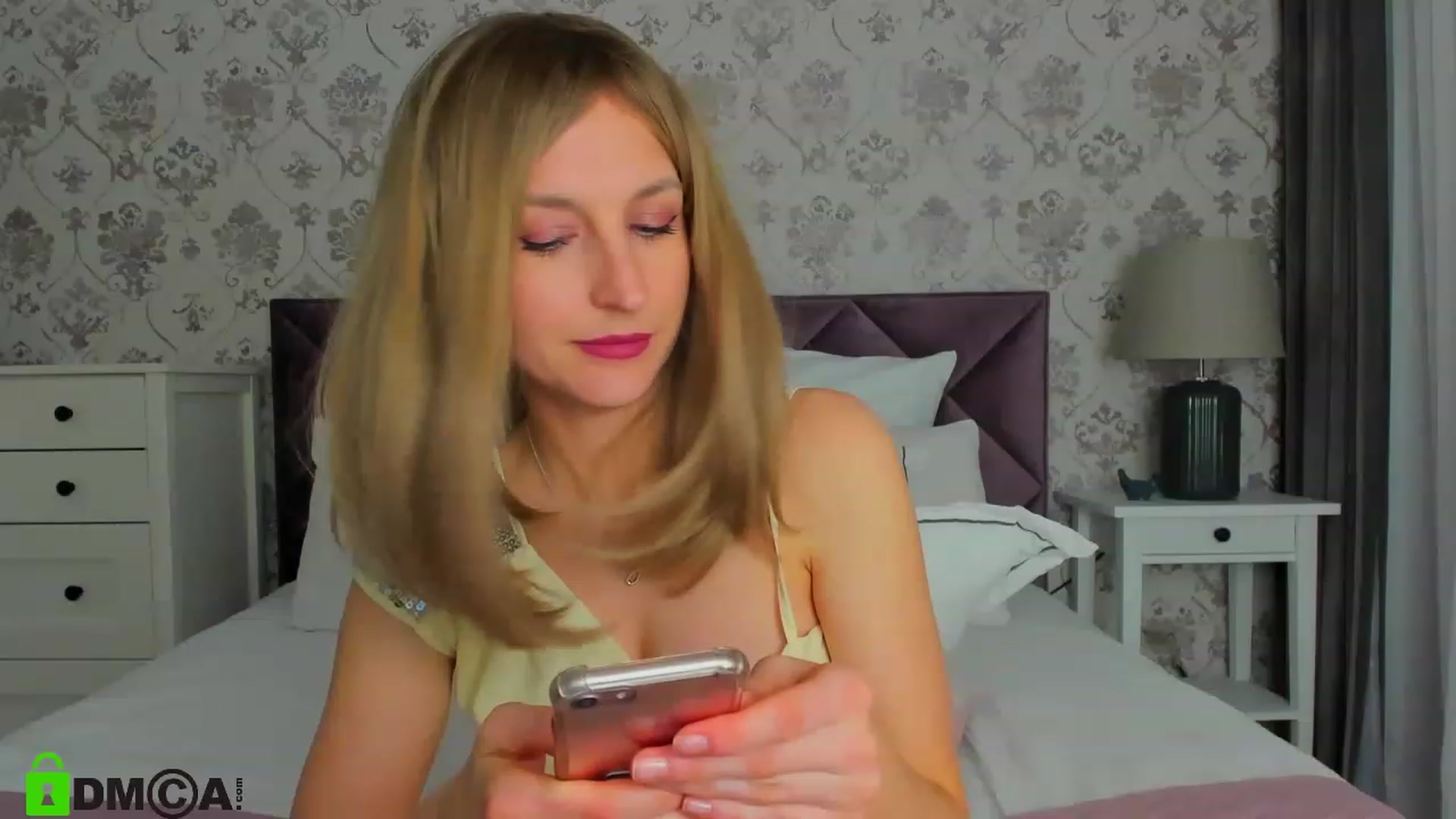 Gallery image thumbnail from HNYHelenka's myfreecams stream on, 04/09/2023, 24:26 image 8 of 20
