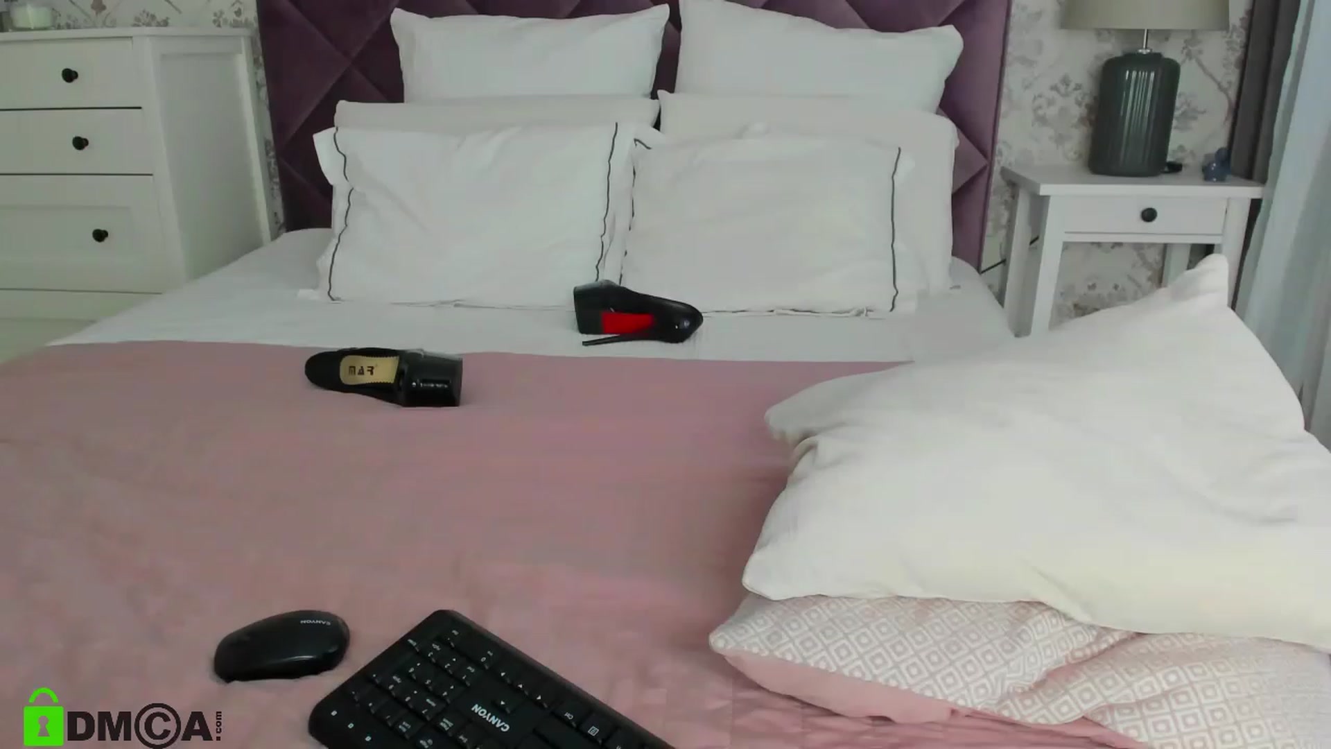 Gallery image thumbnail from HNYHelenka's myfreecams stream on, 04/13/2023, 08:07 image 14 of 20