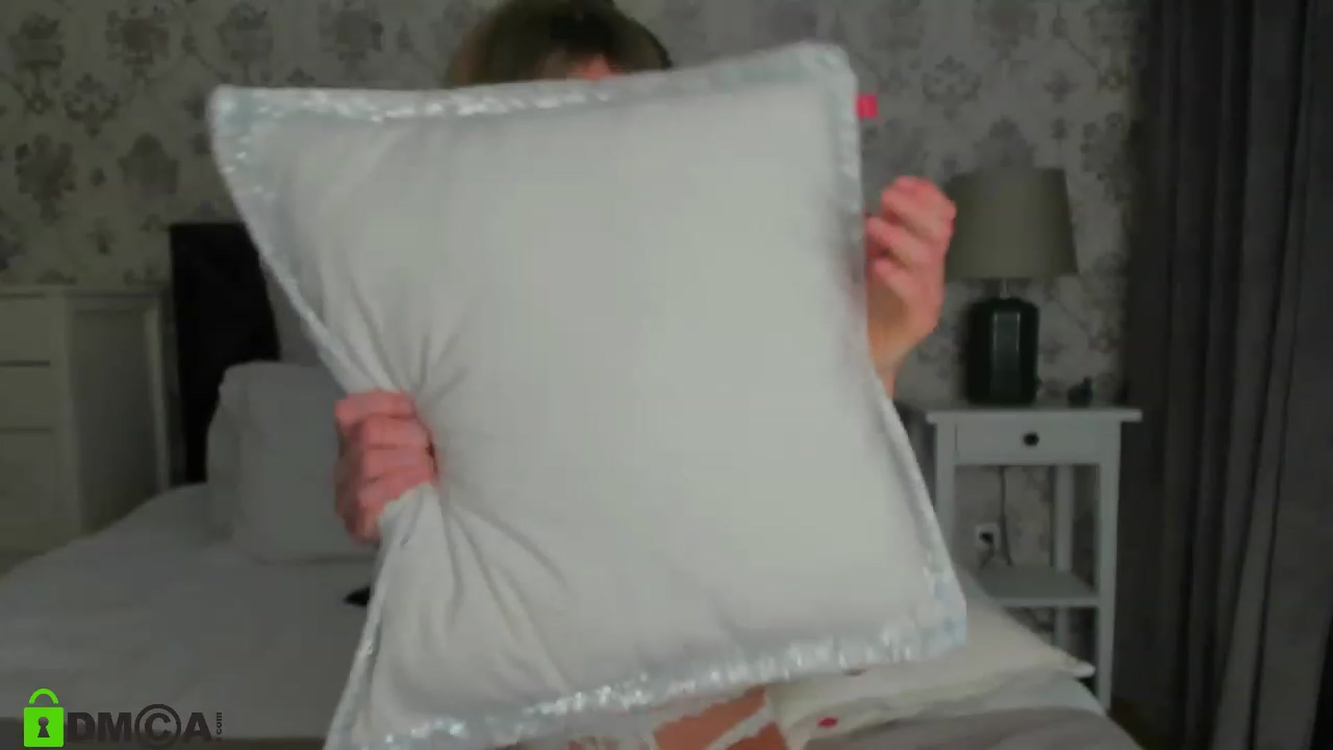 Gallery image thumbnail from HNYHelenka's myfreecams stream on, 05/18/2023, 23:41 image 10 of 20