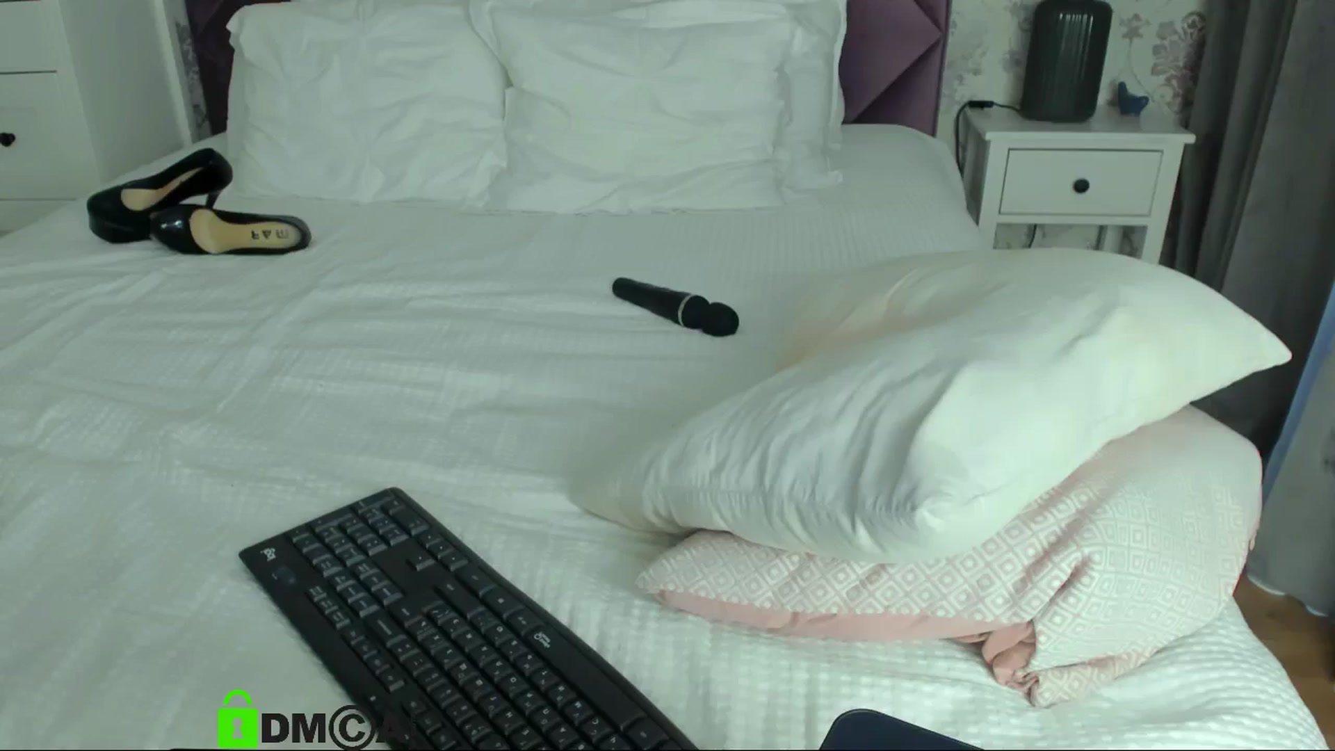 Gallery image thumbnail from HNYHelenka's myfreecams stream on, 10/24/2023, 12:08 image 17 of 20