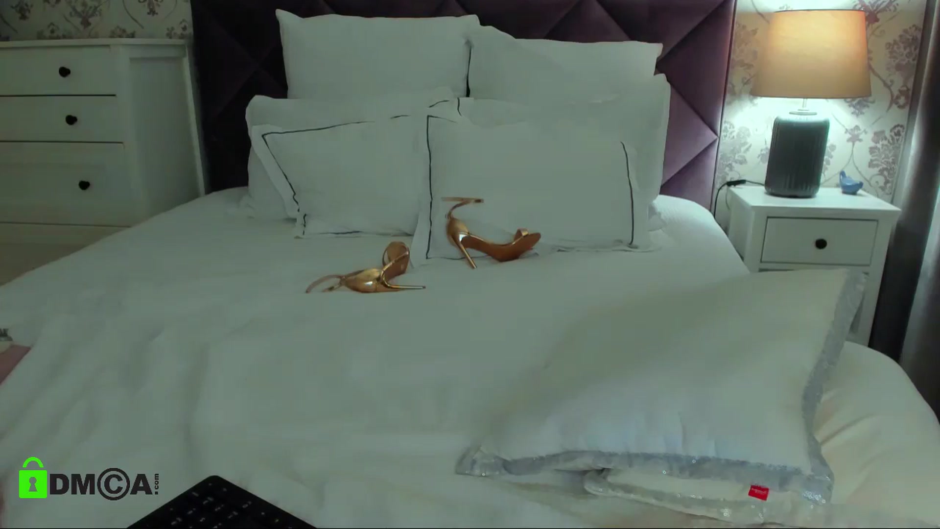 Gallery image thumbnail from HNYHelenka's myfreecams stream on, 12/23/2023, 17:20 image 12 of 20