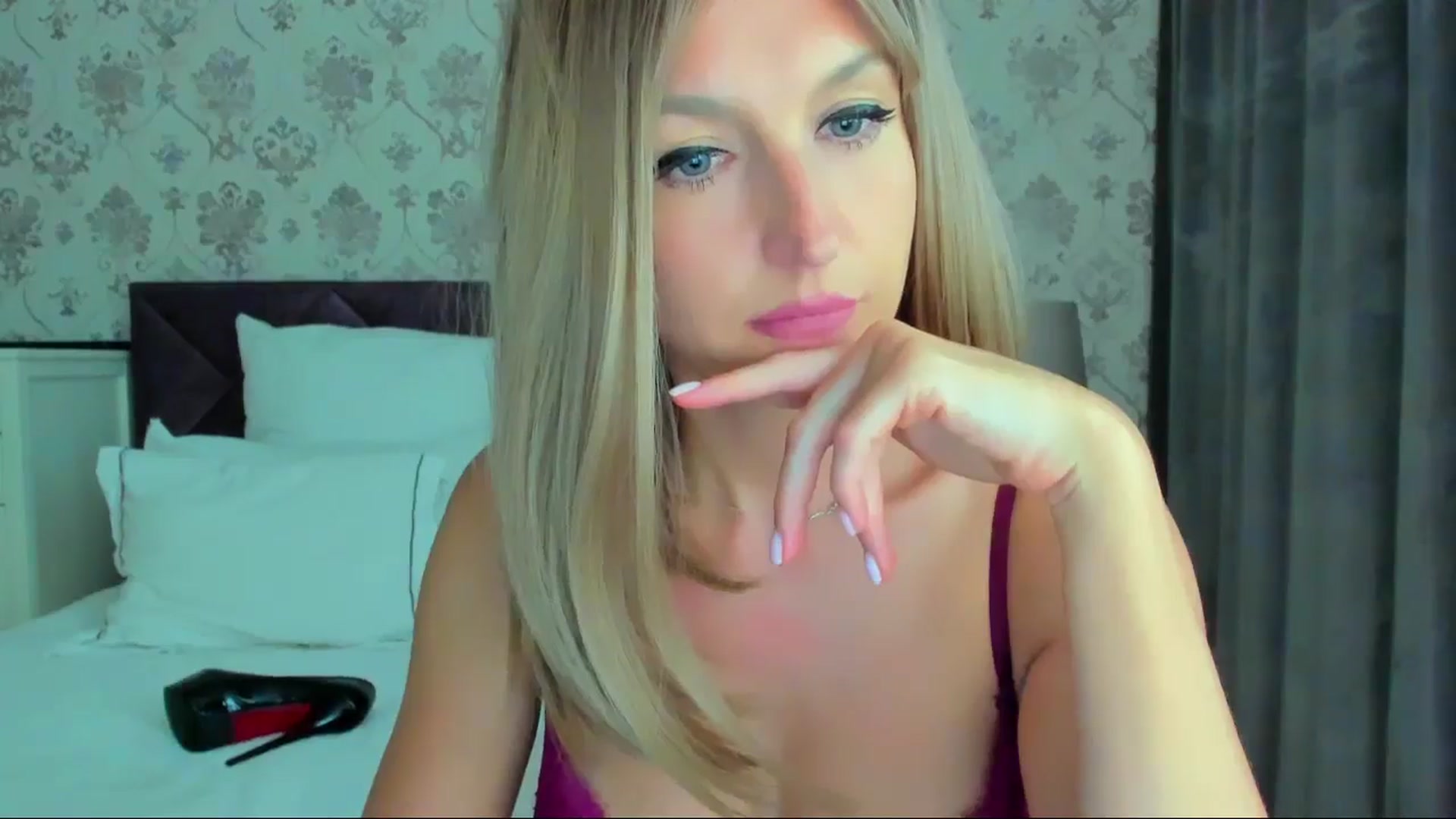 Gallery image thumbnail from HNYHelenka's myfreecams stream on, 06/05/2024, 13:05 image 8 of 20