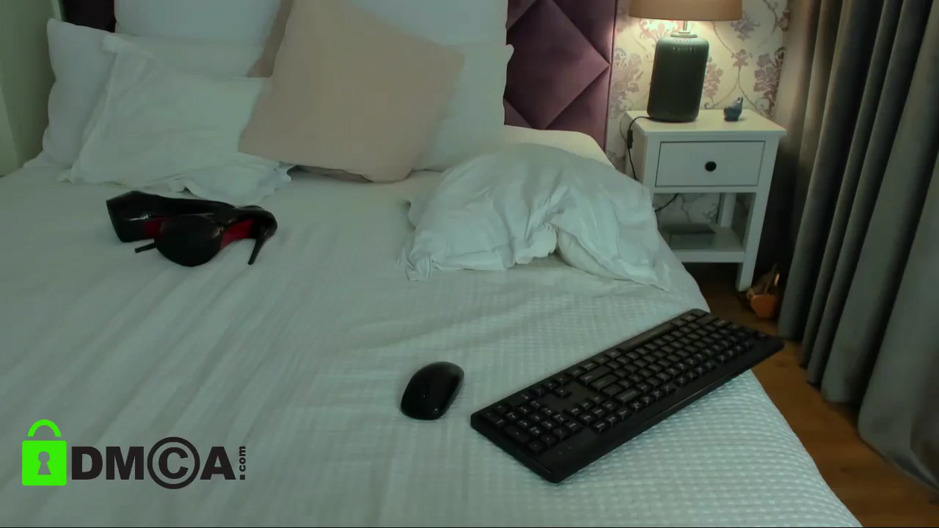 Gallery image thumbnail from HNYHelenka's myfreecams stream on, 06/21/2024, 18:19 image 13 of 20