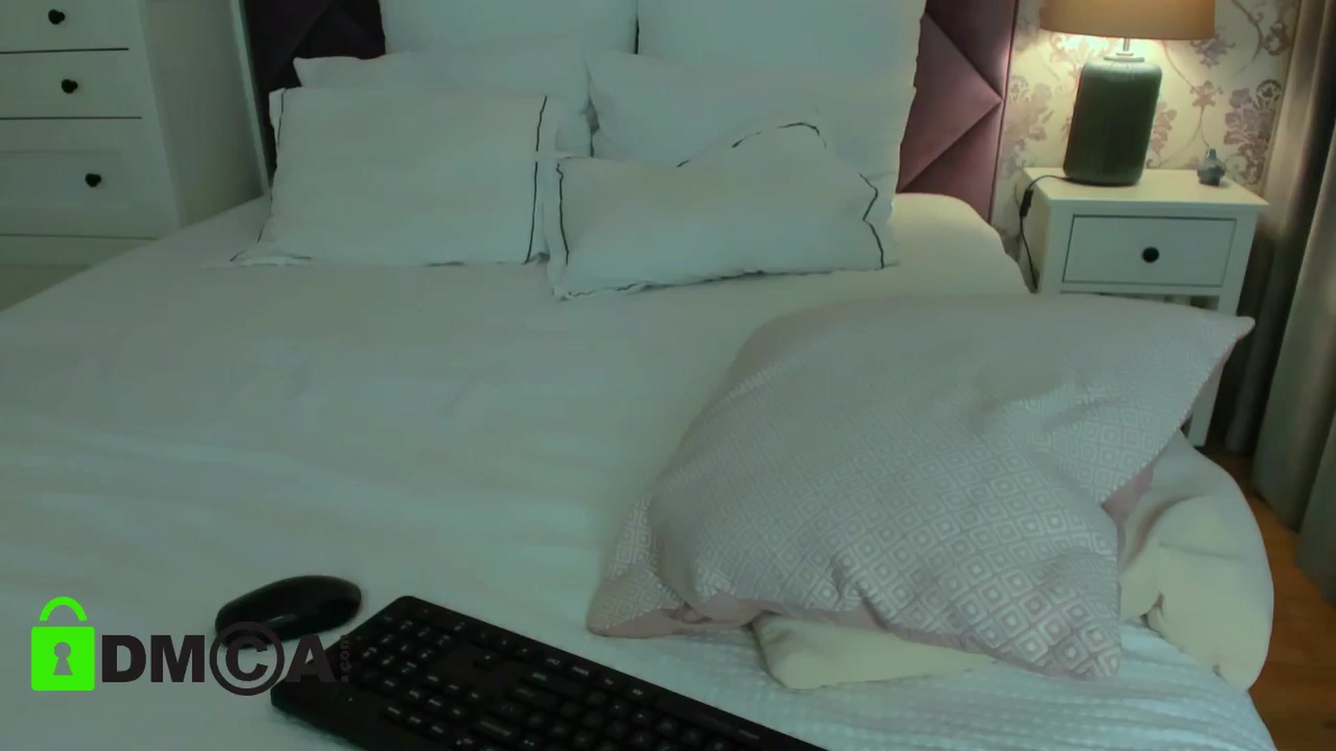 Gallery image thumbnail from HNYHelenka's myfreecams stream on, 08/11/2024, 07:30 image 12 of 20