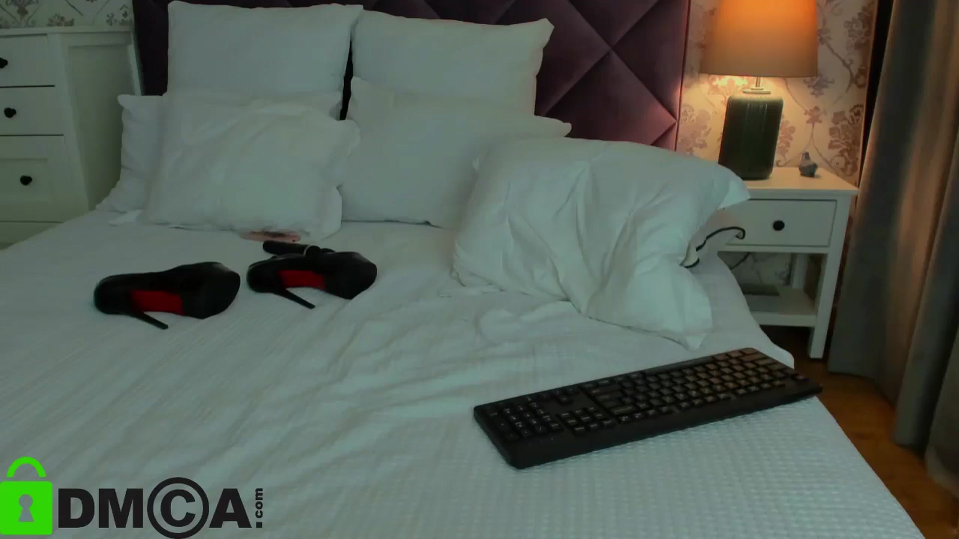 Gallery image thumbnail from HNYHelenka's myfreecams stream on, 09/17/2024, 11:47 image 17 of 20