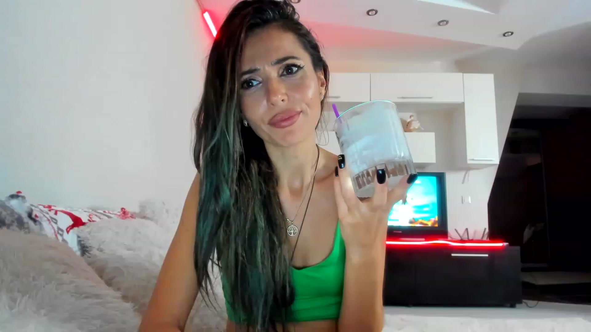 Gallery image thumbnail from HOHOimWET's myfreecams stream on, 11/23/2022, 07:17 image 13 of 20