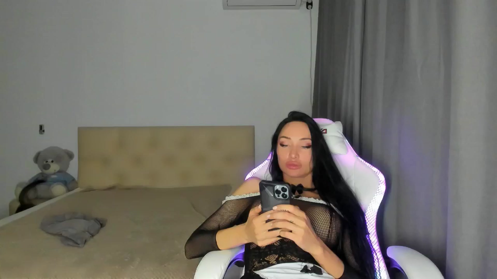 Gallery image thumbnail from HOLLYWOOD_USA's myfreecams stream on, 09/20/2024, 17:58 image 20 of 20