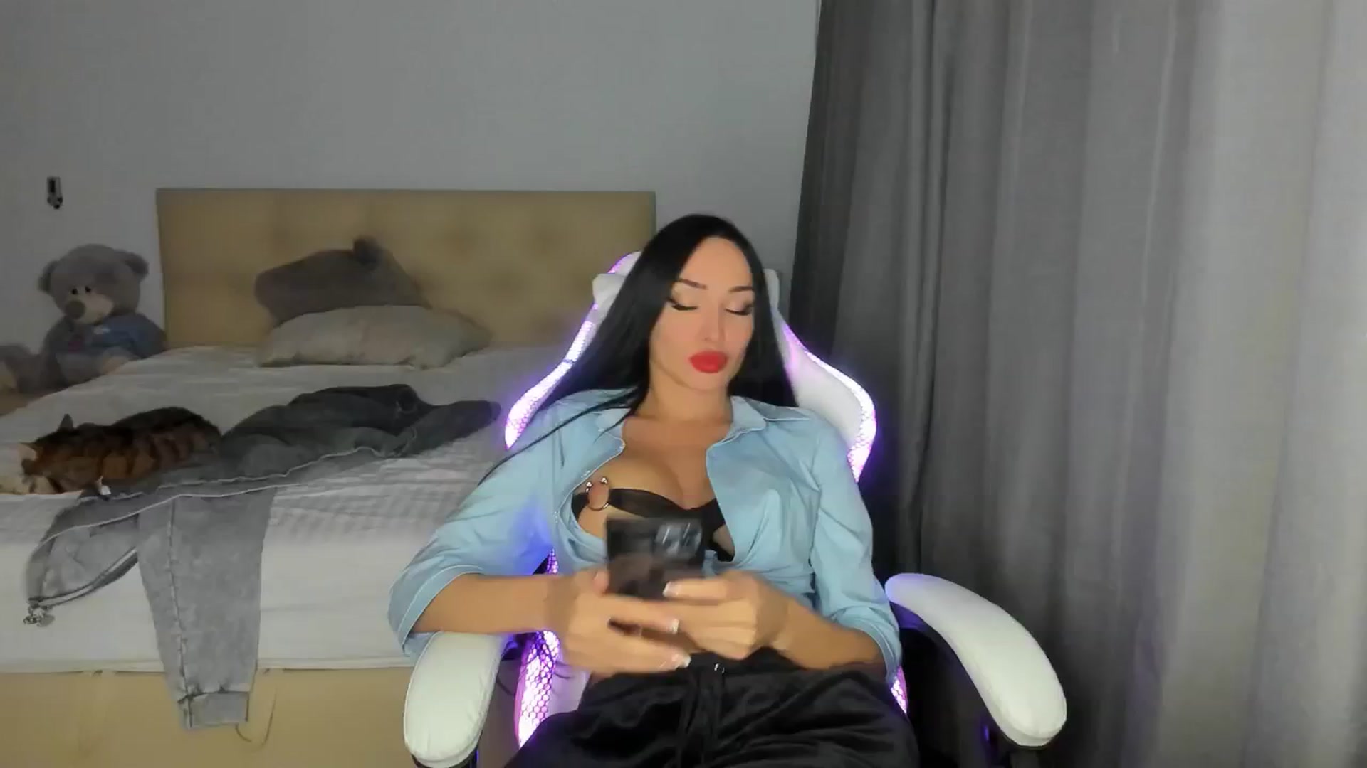 Gallery image thumbnail from HOLLYWOOD_USA's myfreecams stream on, 09/28/2024, 20:51 image 4 of 20