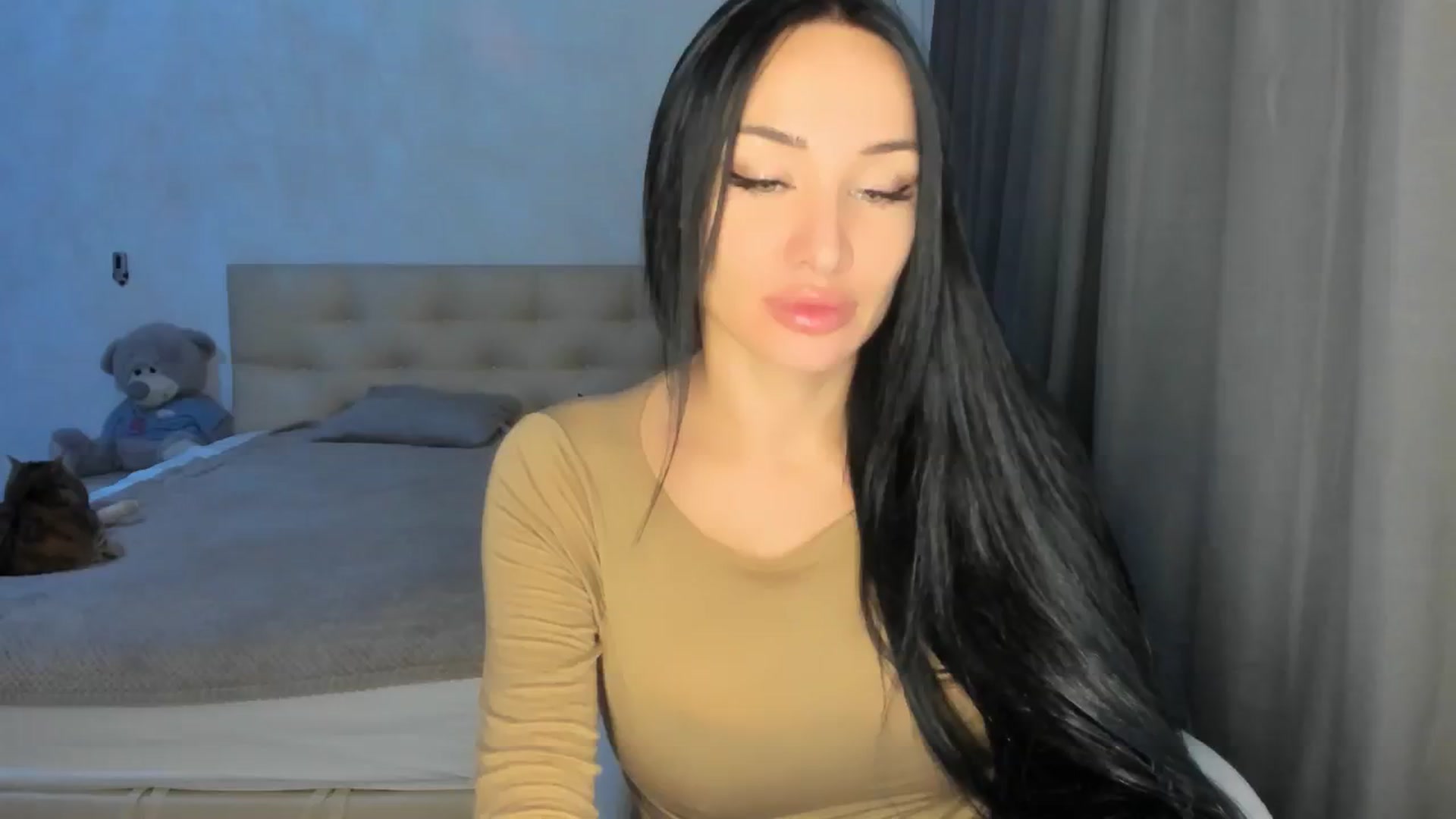 Gallery image thumbnail from HOLLYWOOD_USA's myfreecams stream on, 09/29/2024, 19:24 image 15 of 20