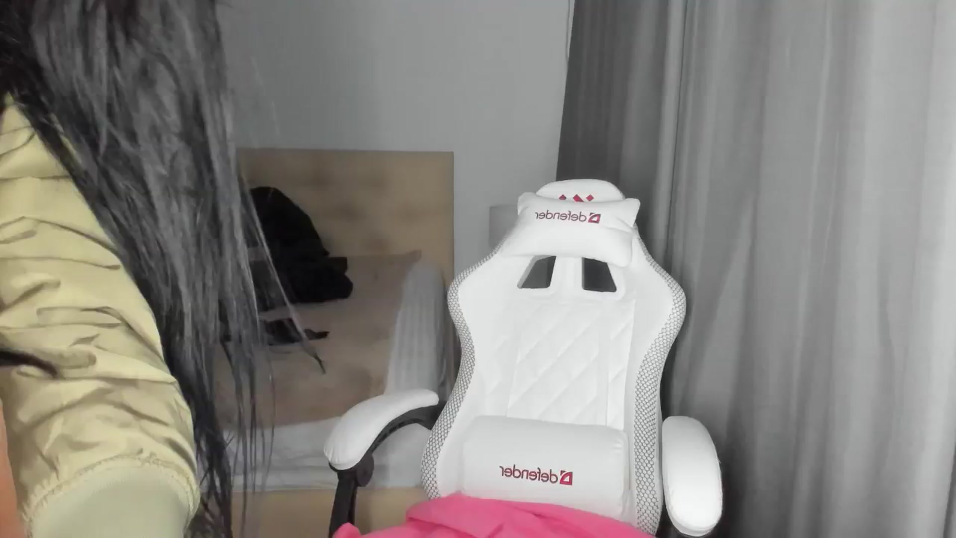 Gallery image thumbnail from HOLLYWOOD_USA's myfreecams stream on, 09/30/2024, 18:43 image 19 of 20