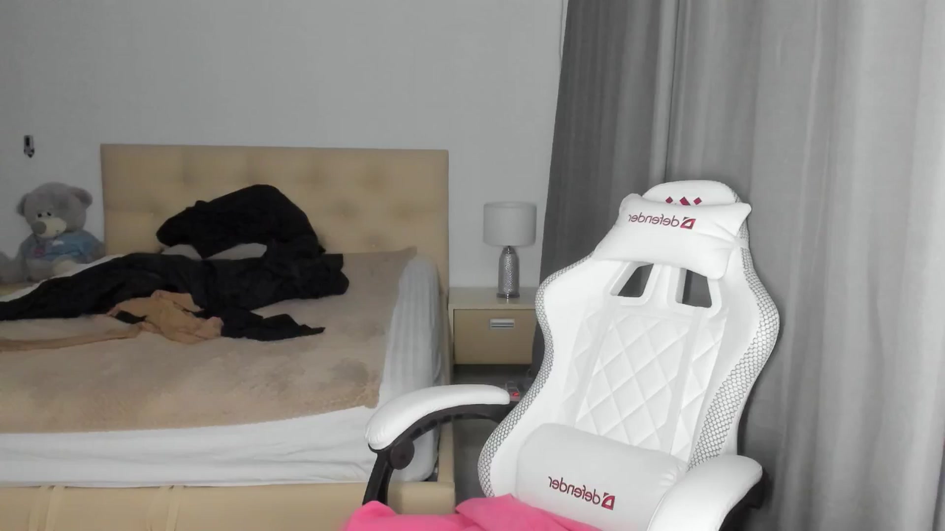 Gallery image thumbnail from HOLLYWOOD_USA's myfreecams stream on, 09/30/2024, 18:43 image 20 of 20