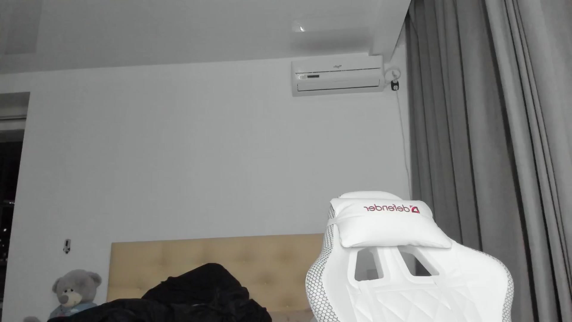 Gallery image thumbnail from HOLLYWOOD_USA's myfreecams stream on, 09/30/2024, 18:43 image 5 of 20