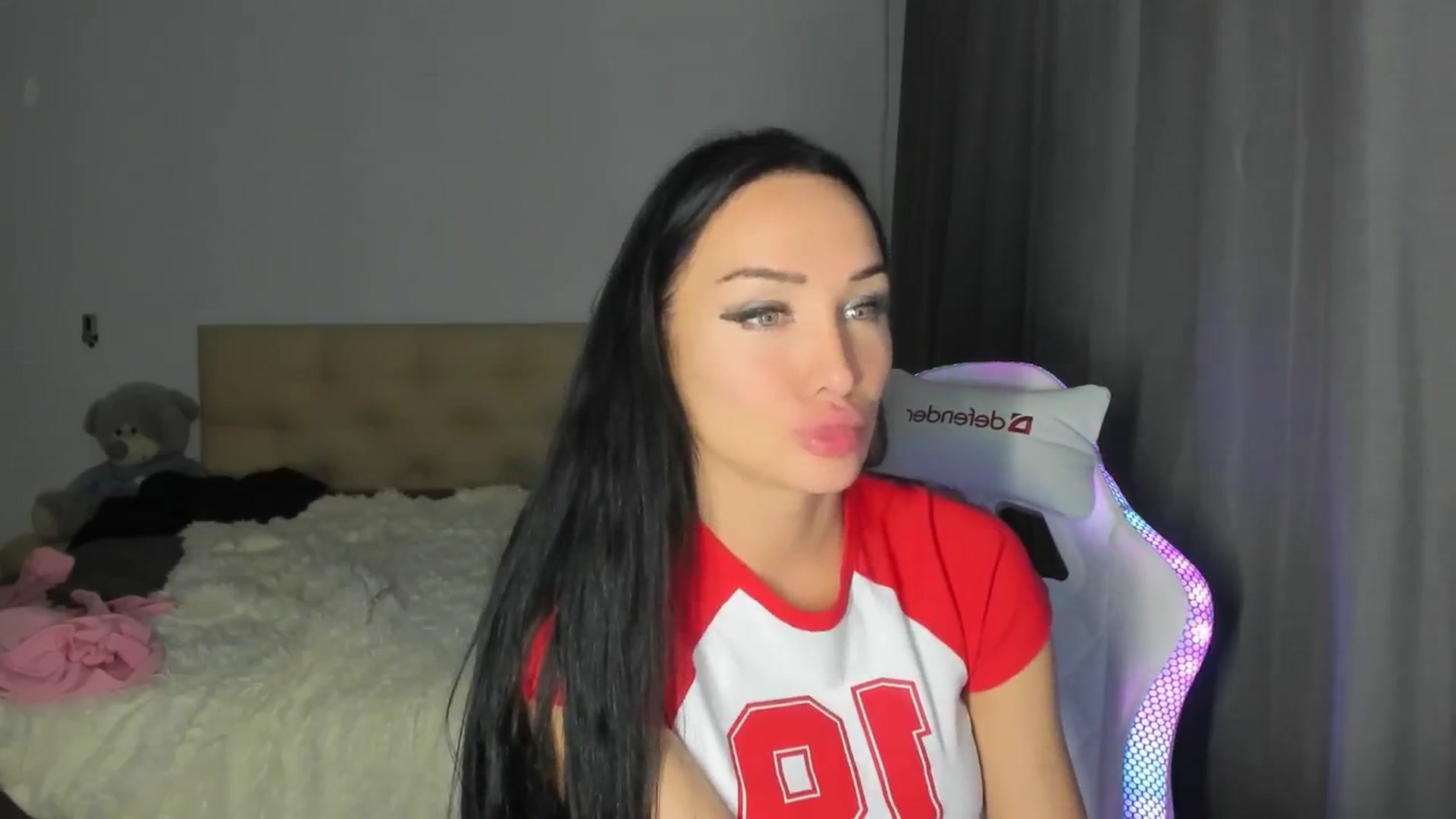 Gallery image thumbnail from HOLLYWOOD_USA's myfreecams stream on, 10/09/2024, 21:32 image 2 of 20