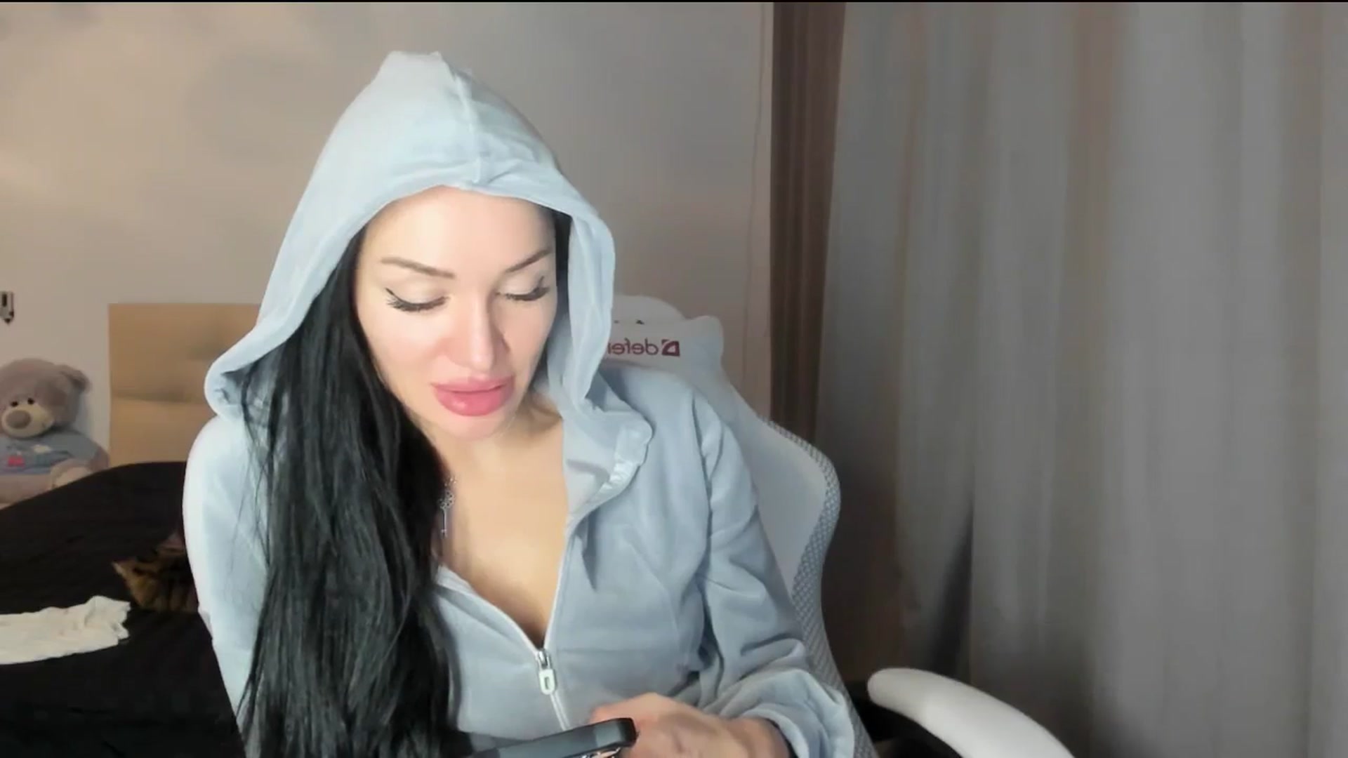 Gallery image thumbnail from HOLLYWOOD_USA's myfreecams stream on, 10/24/2024, 16:01 image 14 of 20