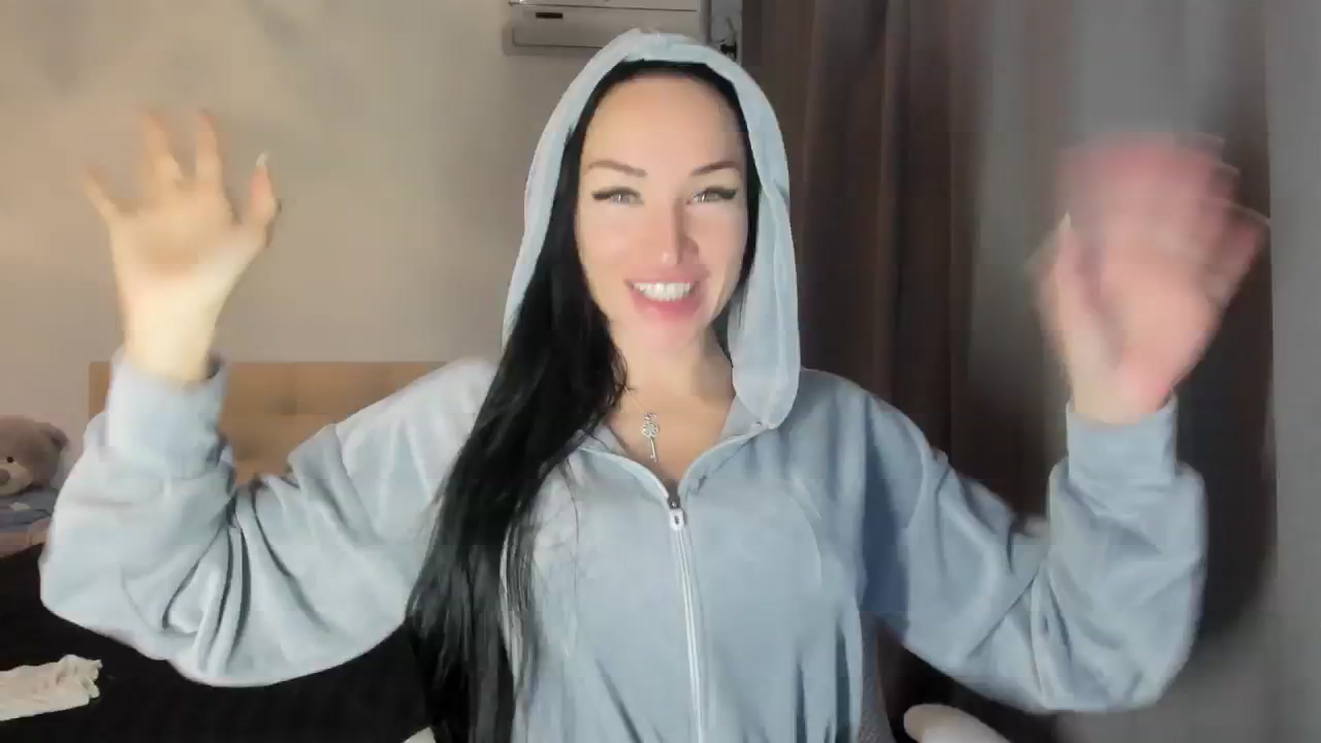 Gallery image thumbnail from HOLLYWOOD_USA's myfreecams stream on, 10/24/2024, 16:01 image 1 of 20