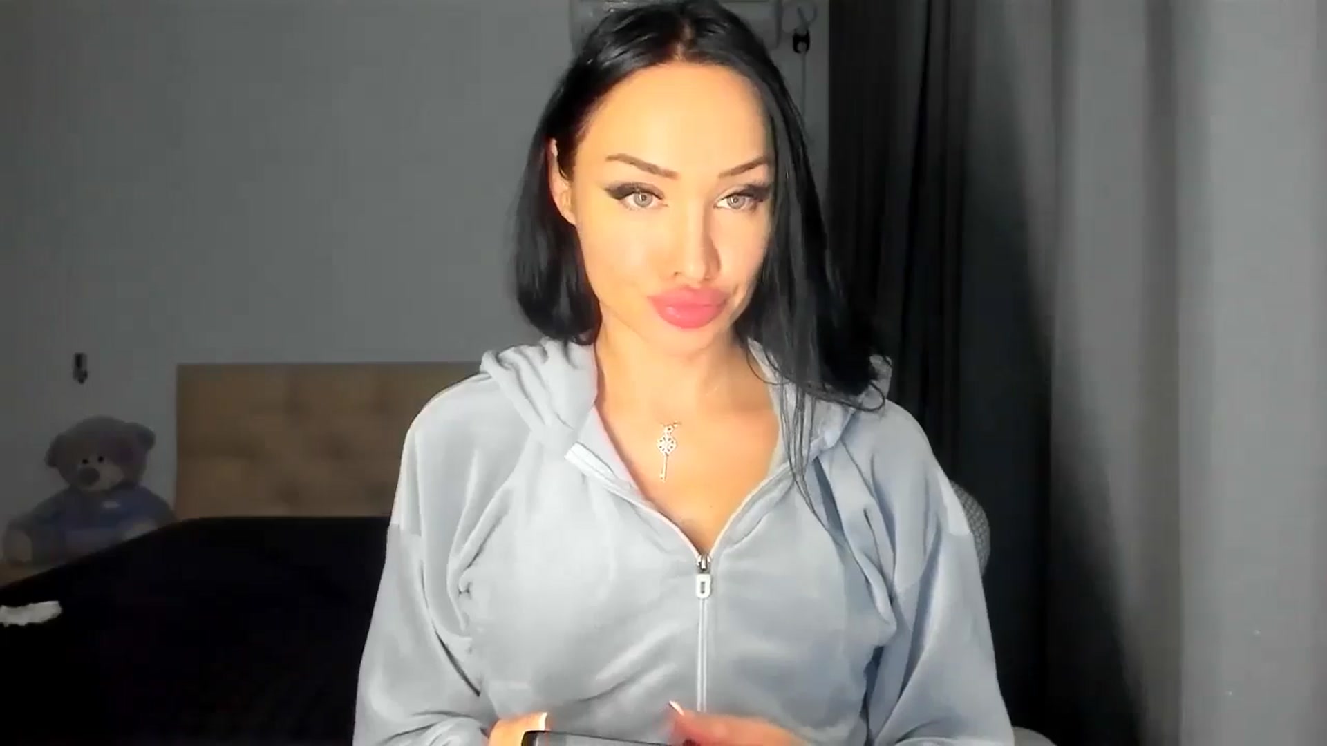 Gallery image thumbnail from HOLLYWOOD_USA's myfreecams stream on, 10/24/2024, 20:31 image 14 of 20