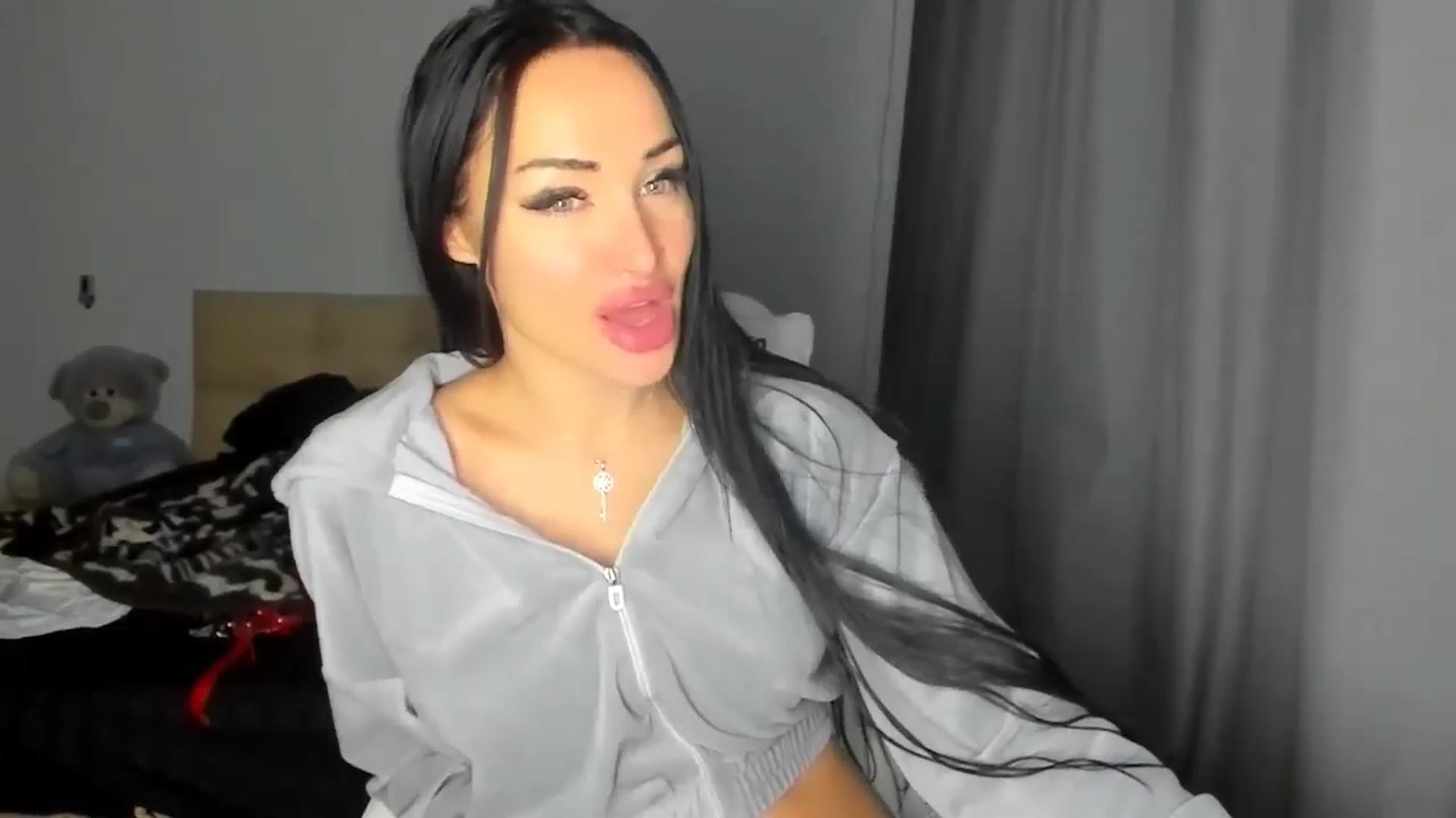 Gallery image thumbnail from HOLLYWOOD_USA's myfreecams stream on, 10/25/2024, 18:17 image 11 of 20