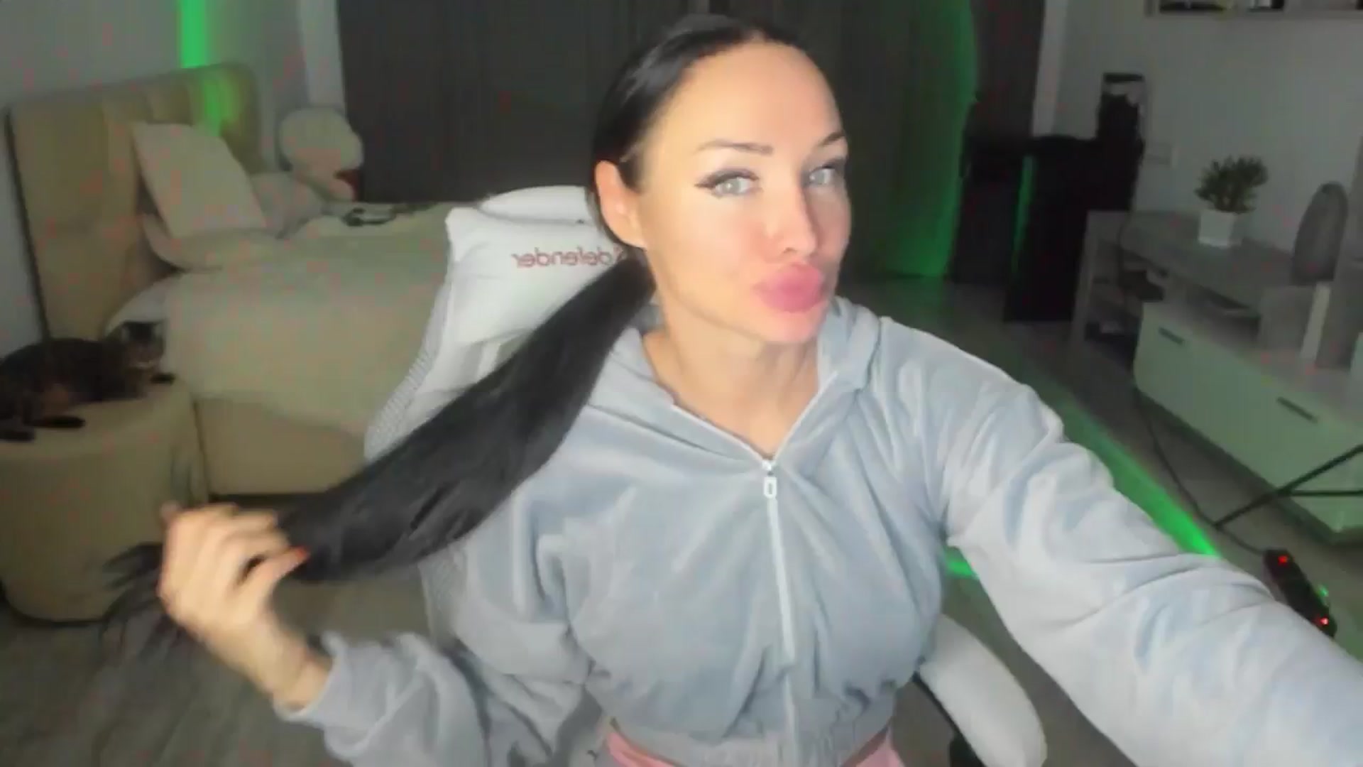 Gallery image thumbnail from HOLLYWOOD_USA's myfreecams stream on, 11/05/2024, 18:46 image 9 of 20