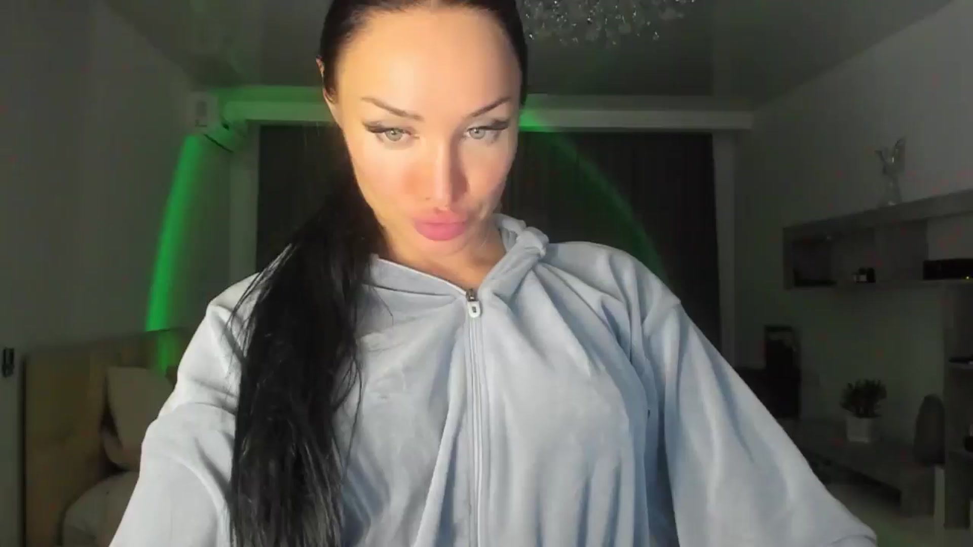 Gallery image thumbnail from HOLLYWOOD_USA's myfreecams stream on, 11/05/2024, 18:46 image 5 of 20