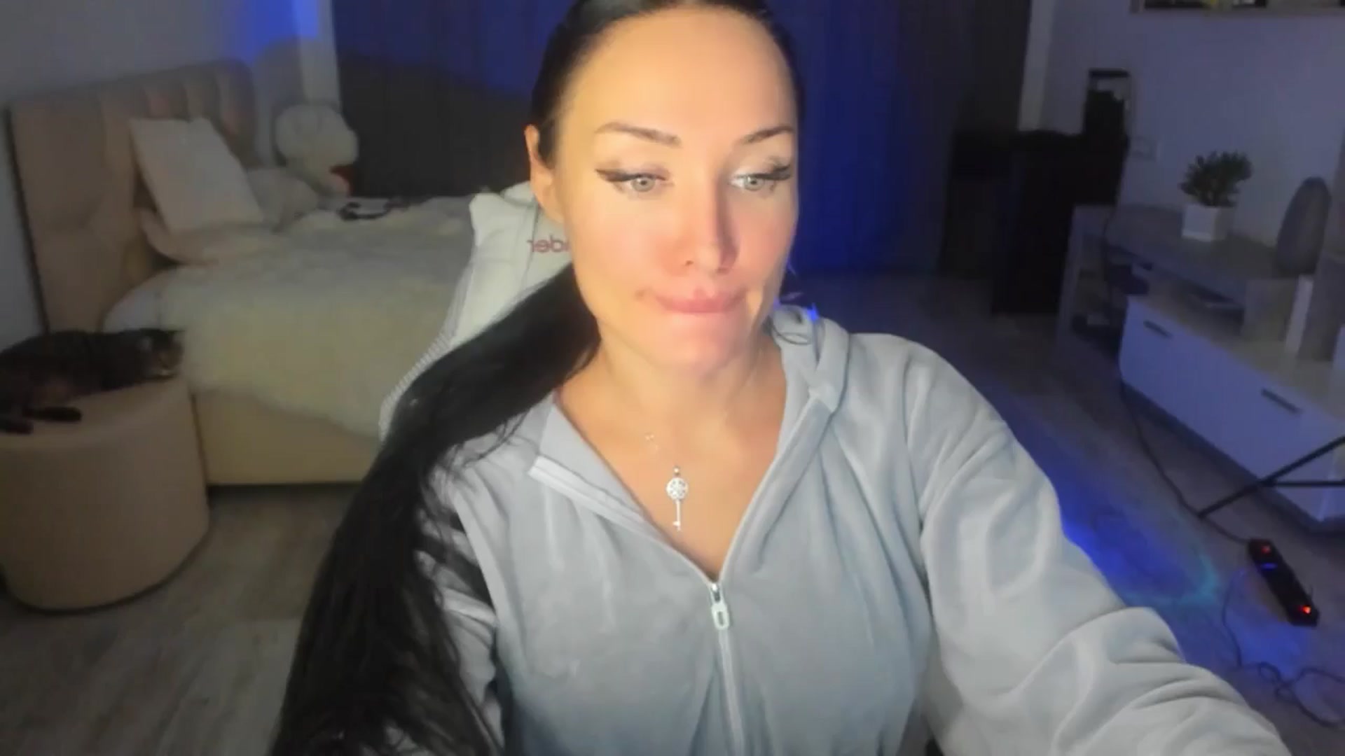 Gallery image thumbnail from HOLLYWOOD_USA's myfreecams stream on, 11/05/2024, 18:46 image 14 of 20