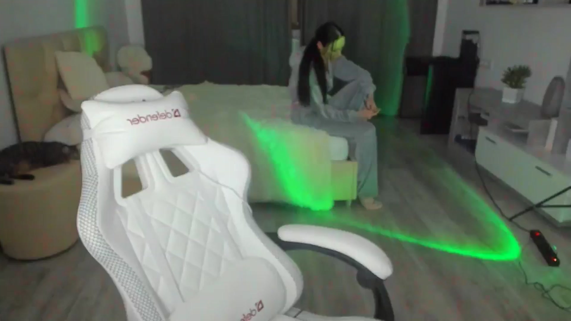 Gallery image thumbnail from HOLLYWOOD_USA's myfreecams stream on, 11/05/2024, 18:46 image 13 of 20