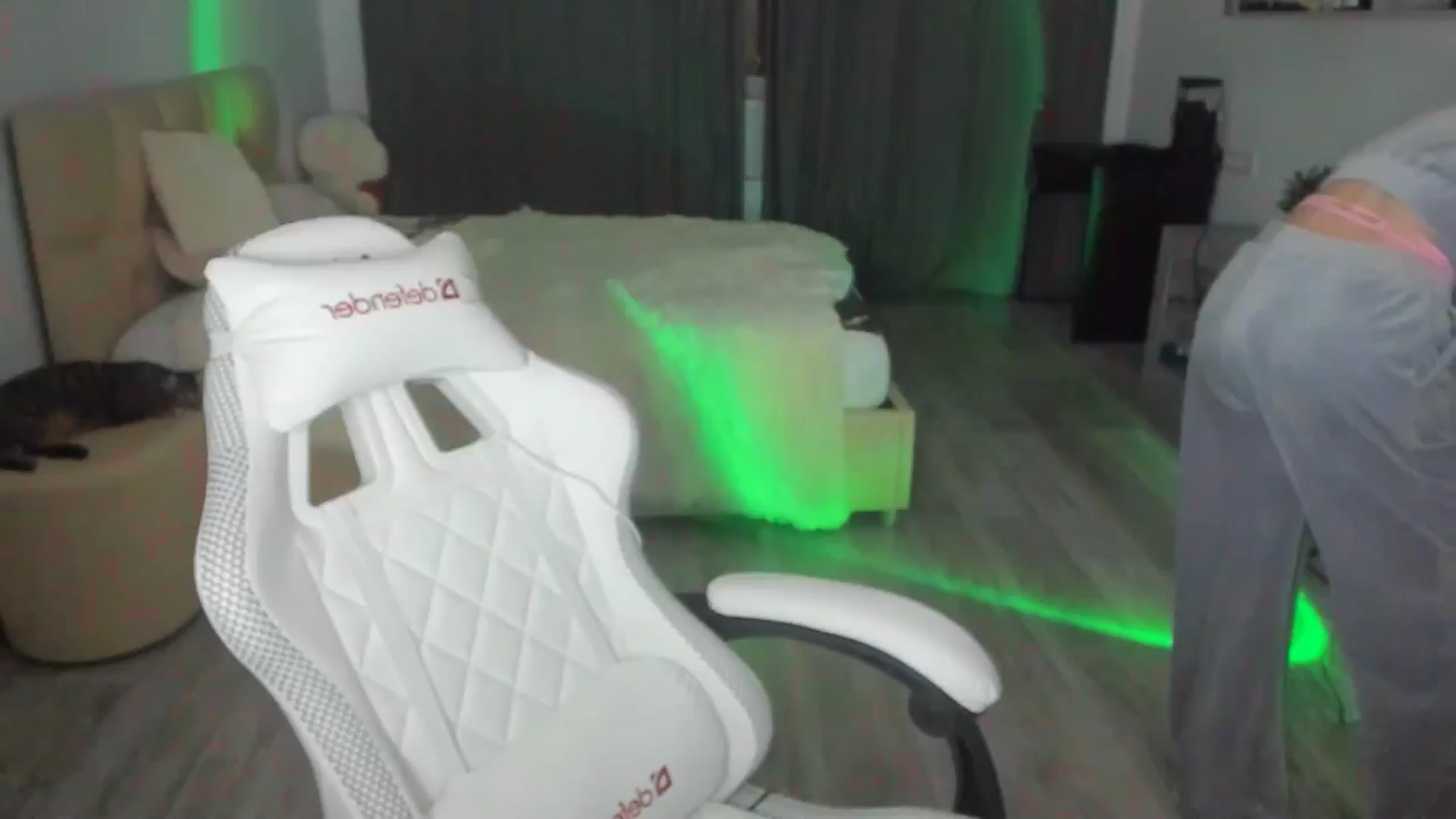 Gallery image thumbnail from HOLLYWOOD_USA's myfreecams stream on, 11/05/2024, 18:46 image 12 of 20