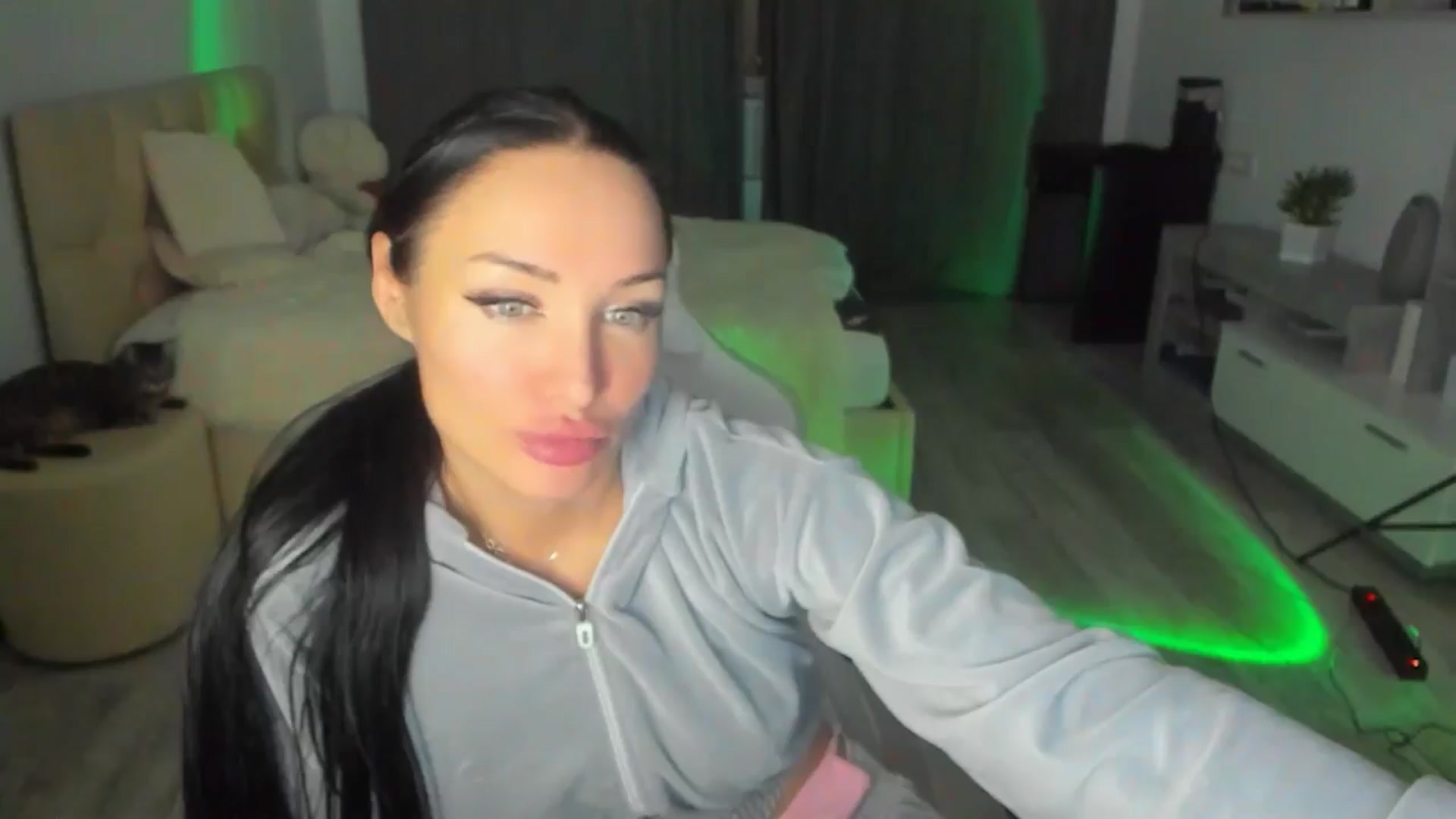 Gallery image thumbnail from HOLLYWOOD_USA's myfreecams stream on, 11/05/2024, 18:46 image 10 of 20