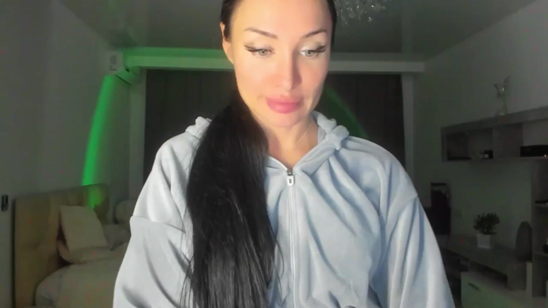 Gallery image thumbnail from HOLLYWOOD_USA's myfreecams stream on, 11/05/2024, 18:46 image 2 of 20