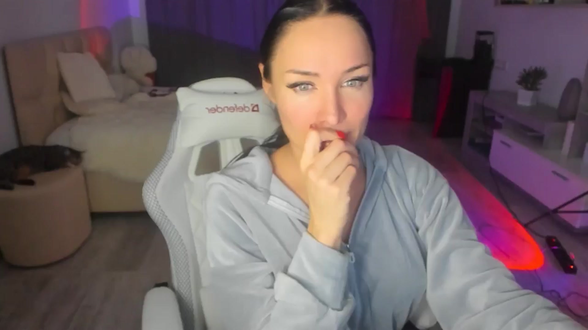 Gallery image thumbnail from HOLLYWOOD_USA's myfreecams stream on, 11/05/2024, 18:46 image 20 of 20