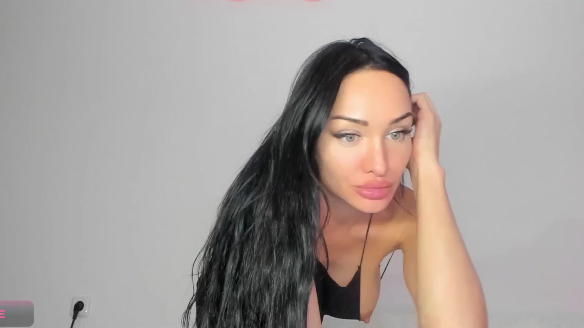 Gallery image thumbnail from HOLLYWOOD_USA's myfreecams stream on, 11/11/2024, 22:49 image 14 of 20
