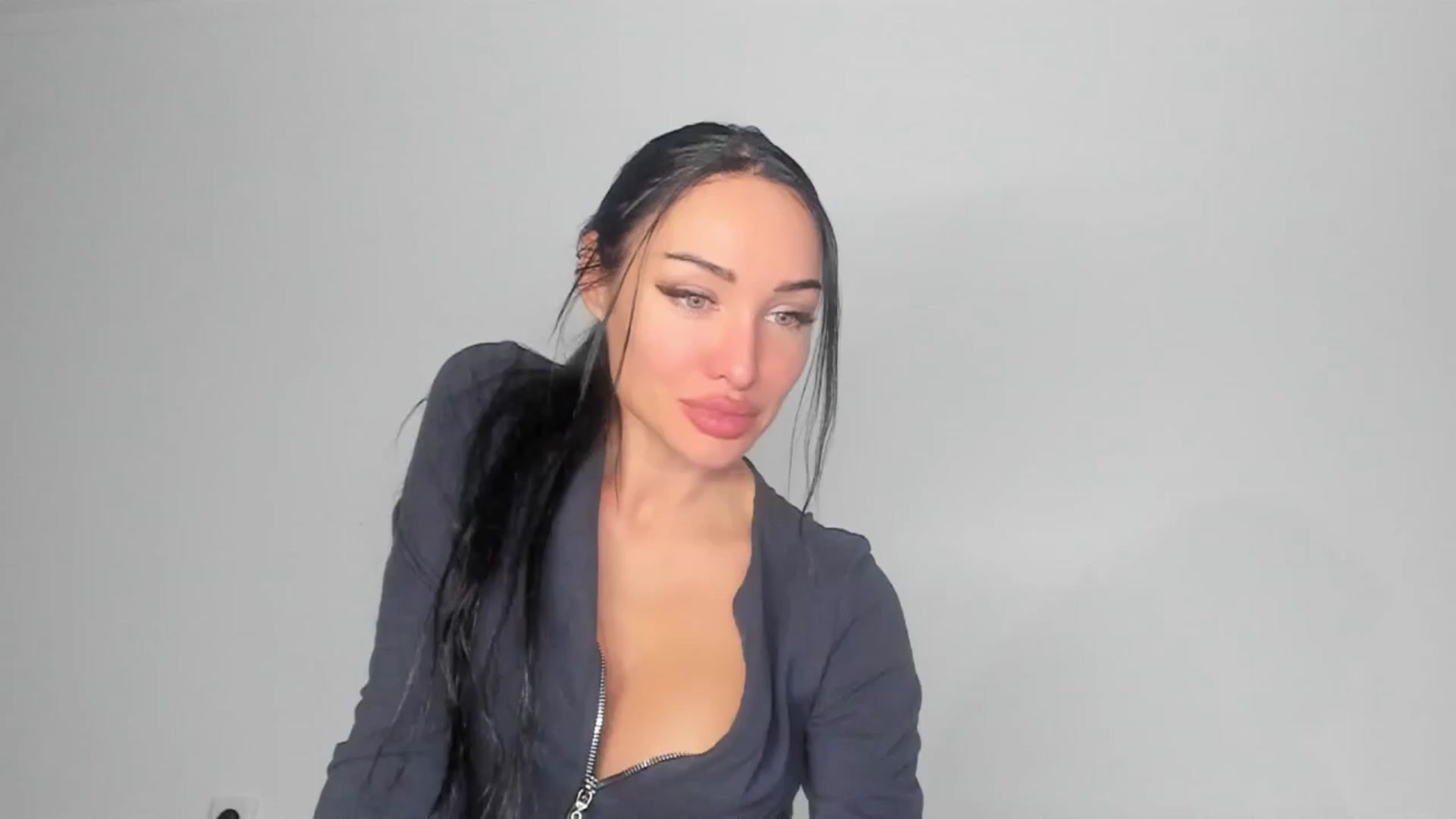 Gallery image thumbnail from HOLLYWOOD_USA's myfreecams stream on, 11/12/2024, 22:26 image 1 of 20