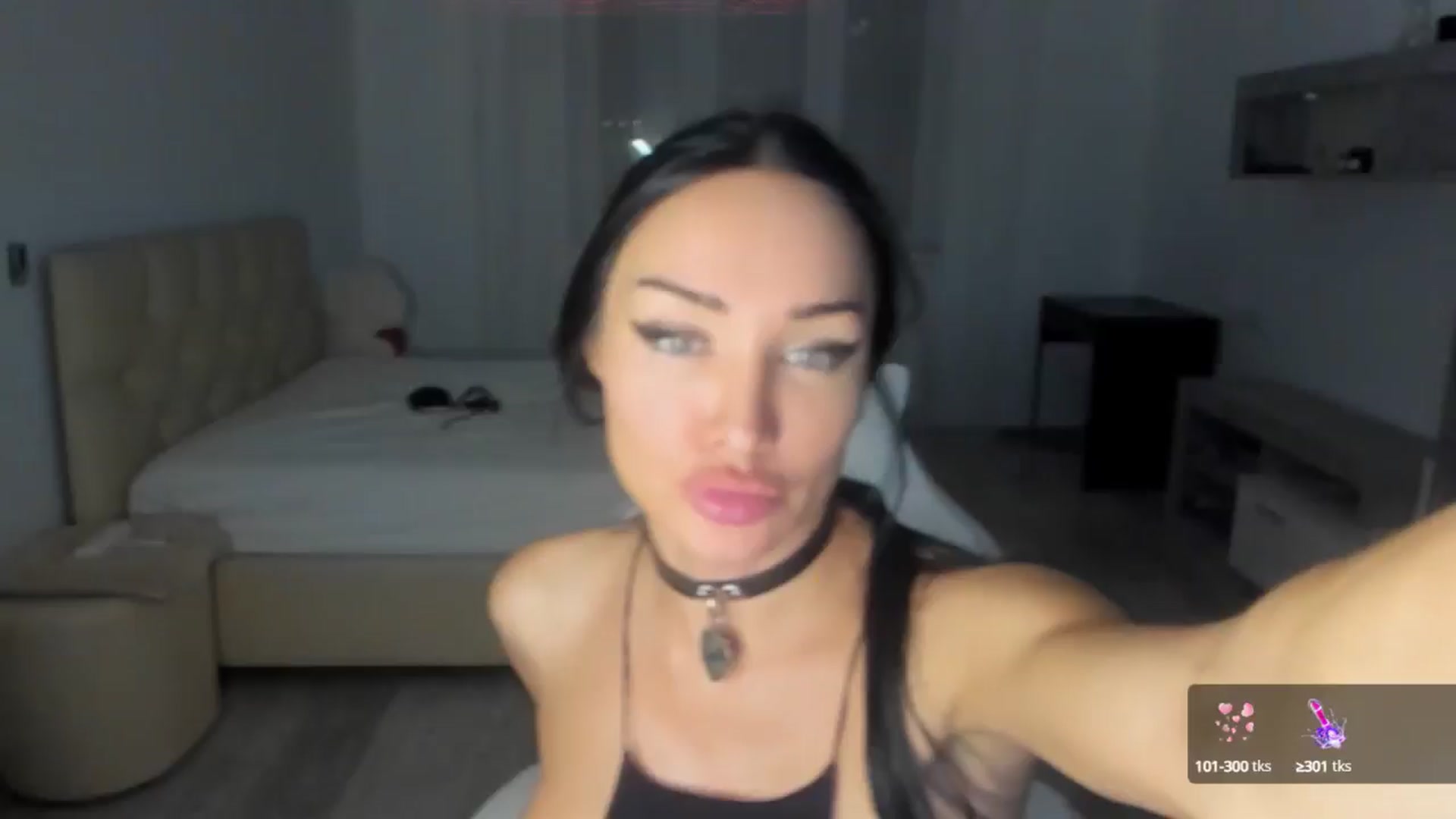 Gallery image thumbnail from HOLLYWOOD_USA's myfreecams stream on, 11/23/2024, 16:45 image 16 of 20