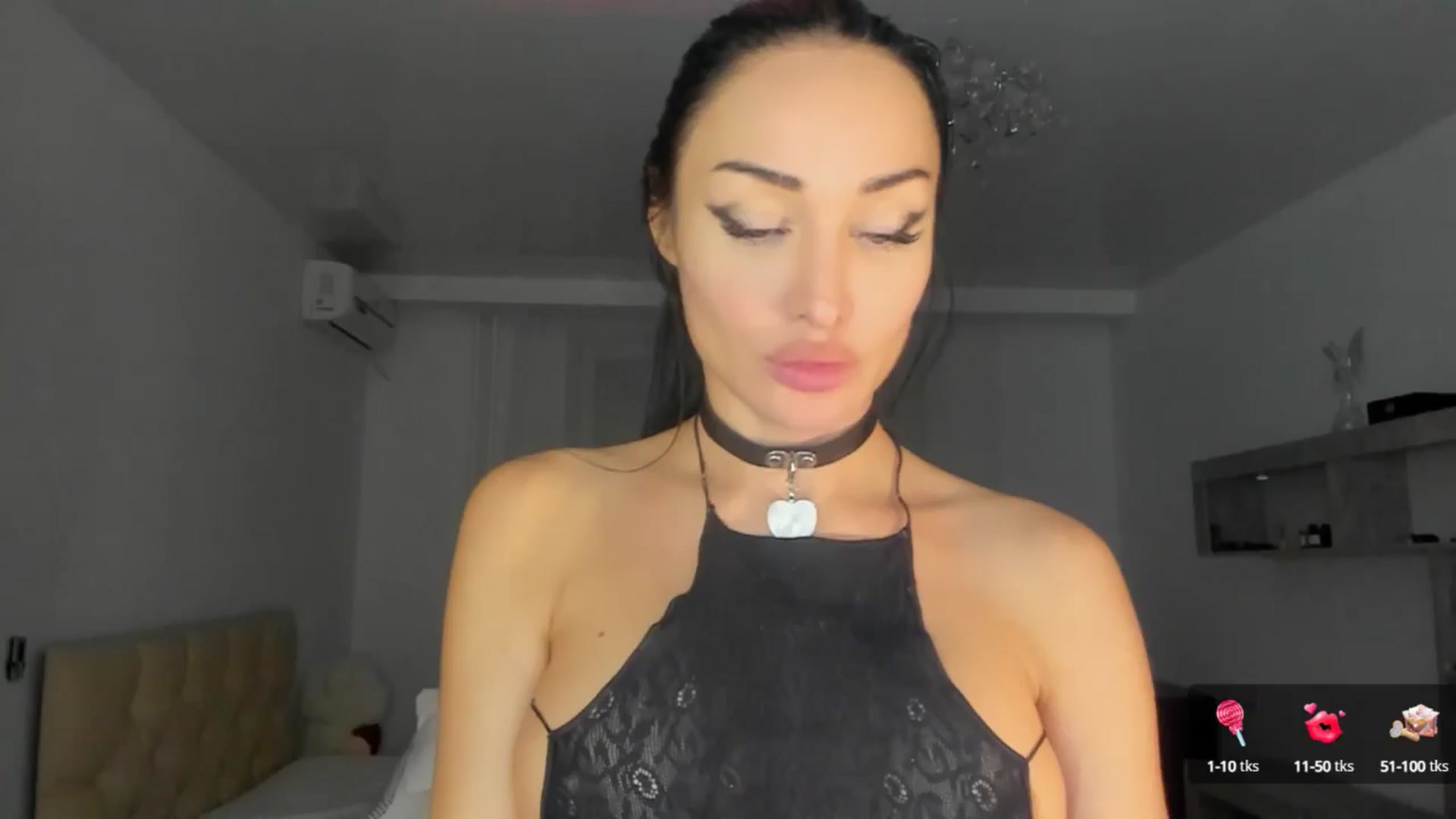 Gallery image thumbnail from HOLLYWOOD_USA's myfreecams stream on, 11/23/2024, 19:13 image 10 of 20