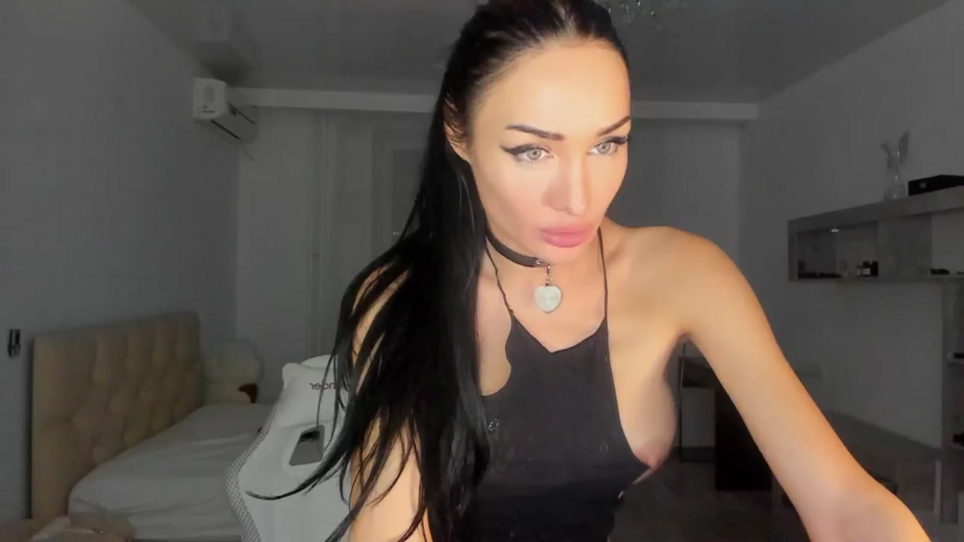Gallery image thumbnail from HOLLYWOOD_USA's myfreecams stream on, 11/23/2024, 19:13 image 4 of 20