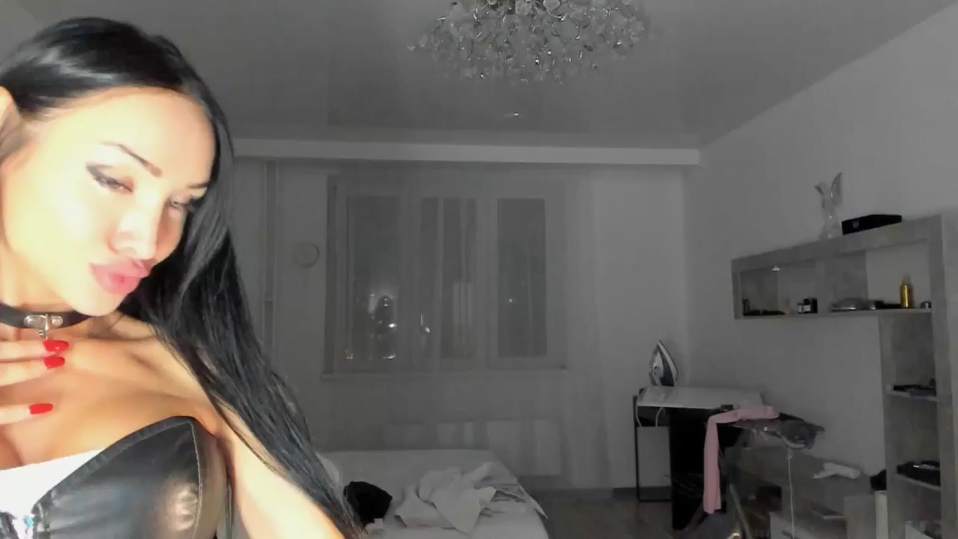 Gallery image thumbnail from HOLLYWOOD_USA's myfreecams stream on, 11/25/2024, 16:15 image 5 of 20