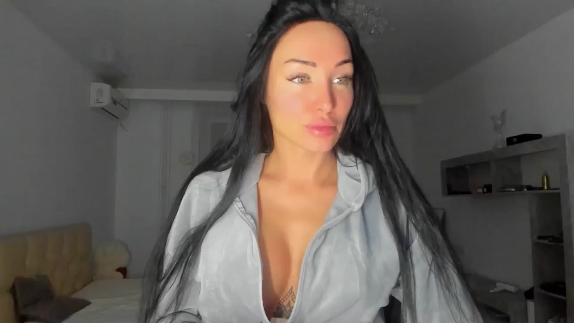 Gallery image thumbnail from HOLLYWOOD_USA's myfreecams stream on, 11/27/2024, 17:06 image 2 of 20