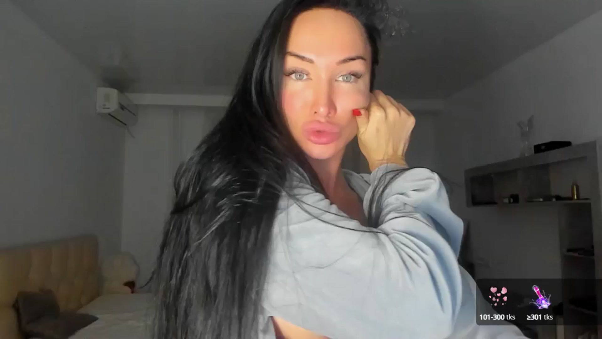 Gallery image thumbnail from HOLLYWOOD_USA's myfreecams stream on, 11/27/2024, 17:06 image 8 of 20