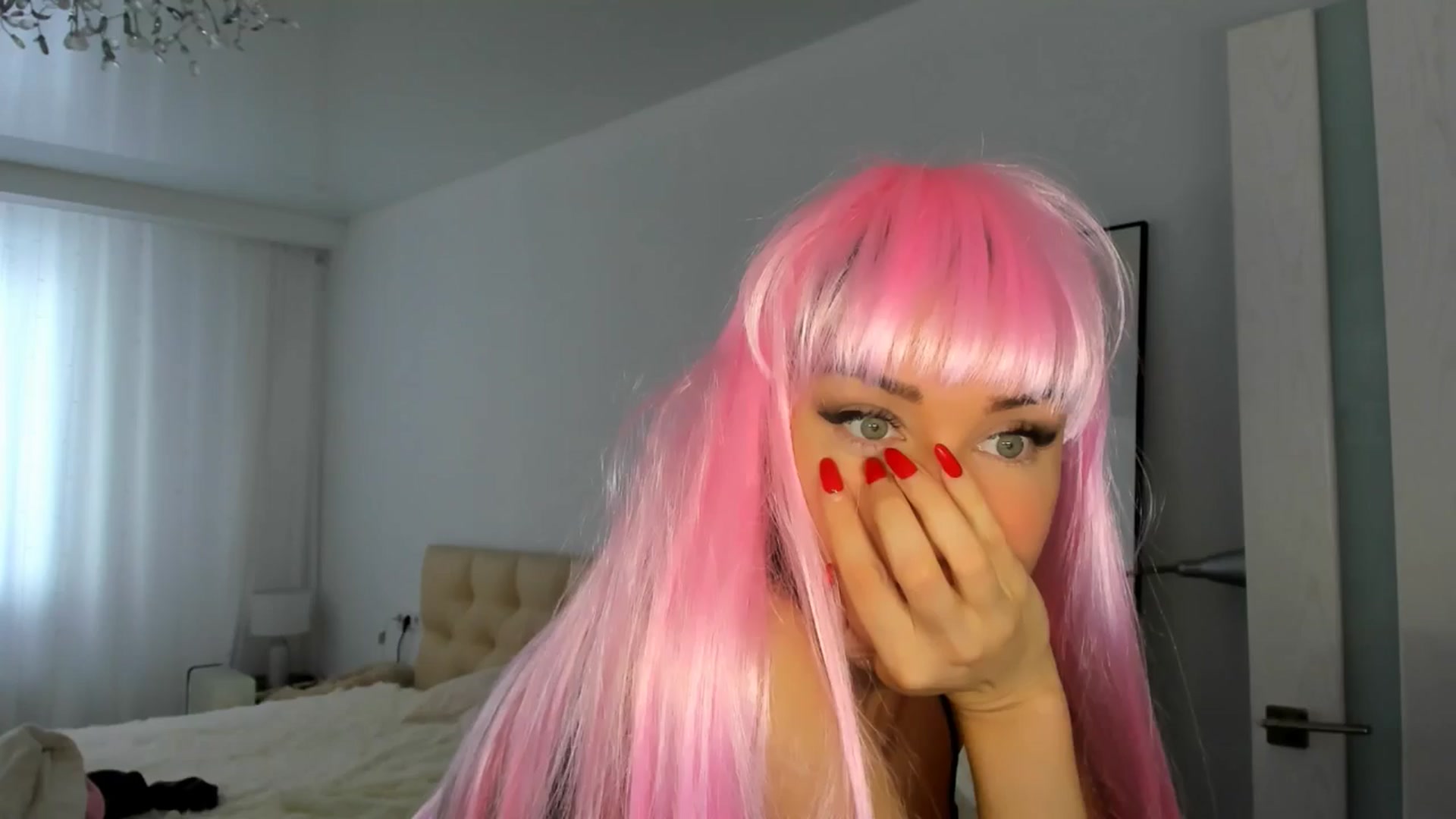 Gallery image thumbnail from HOLLYWOOD_USA's myfreecams stream on, 12/19/2024, 08:55 image 8 of 20