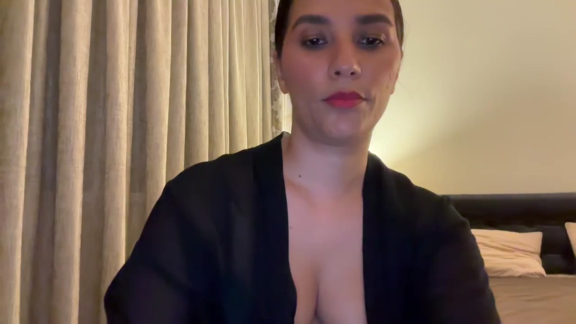 Gallery image thumbnail from HOLY_BRUNE's myfreecams stream on, 06/07/2025, 21:44 image 10 of 20