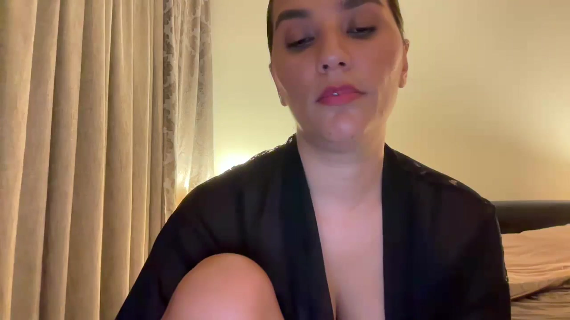 Gallery image thumbnail from HOLY_BRUNE's myfreecams stream on, 06/08/2025, 24:01 image 3 of 20
