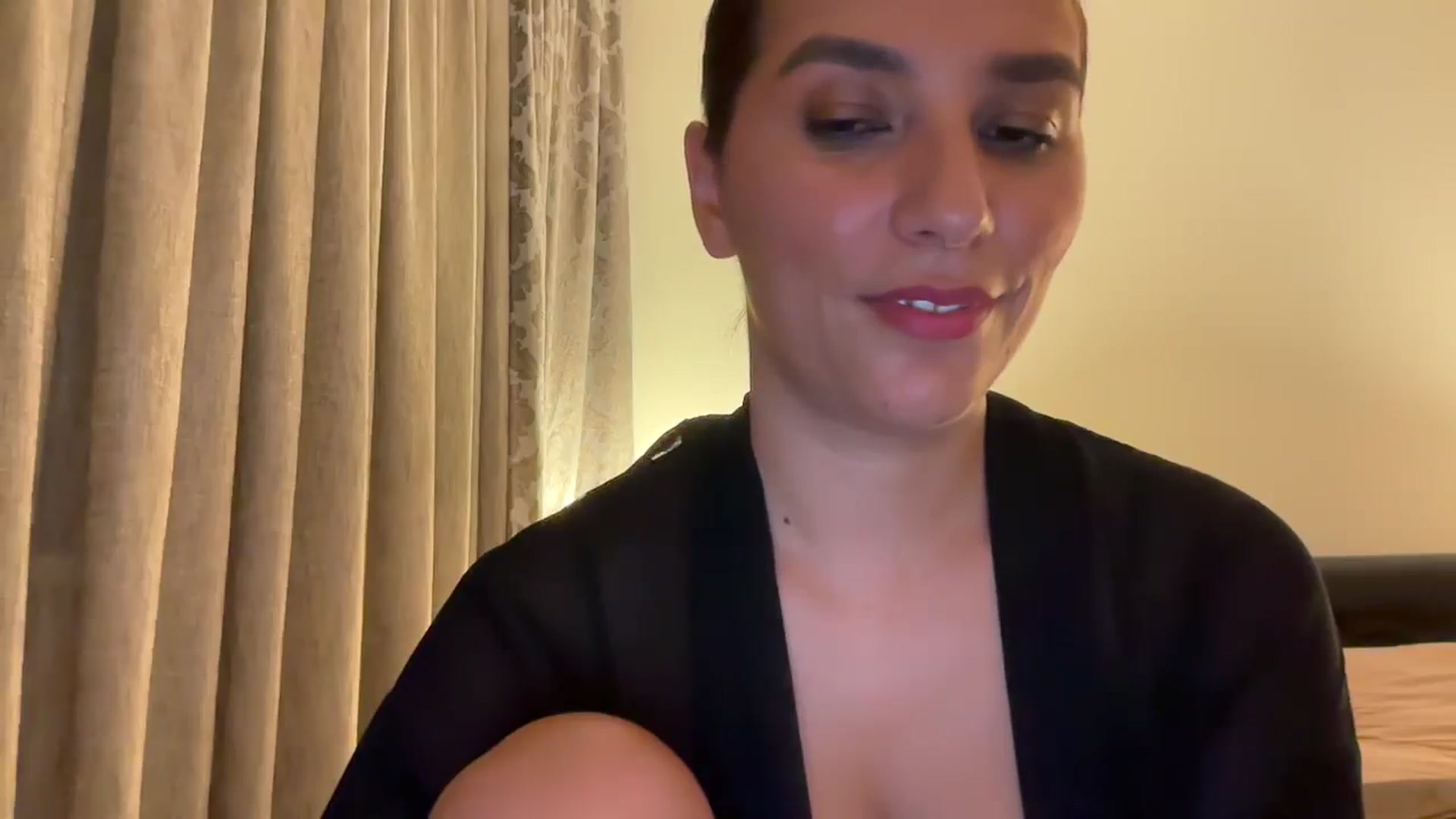 Gallery image thumbnail from HOLY_BRUNE's myfreecams stream on, 06/08/2025, 24:01 image 15 of 20