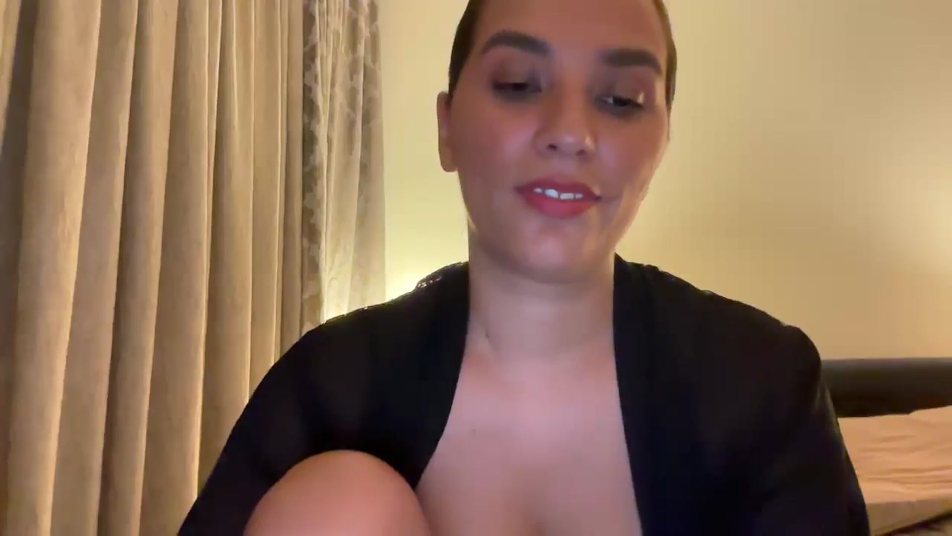 Gallery image thumbnail from HOLY_BRUNE's myfreecams stream on, 06/08/2025, 24:01 image 19 of 20