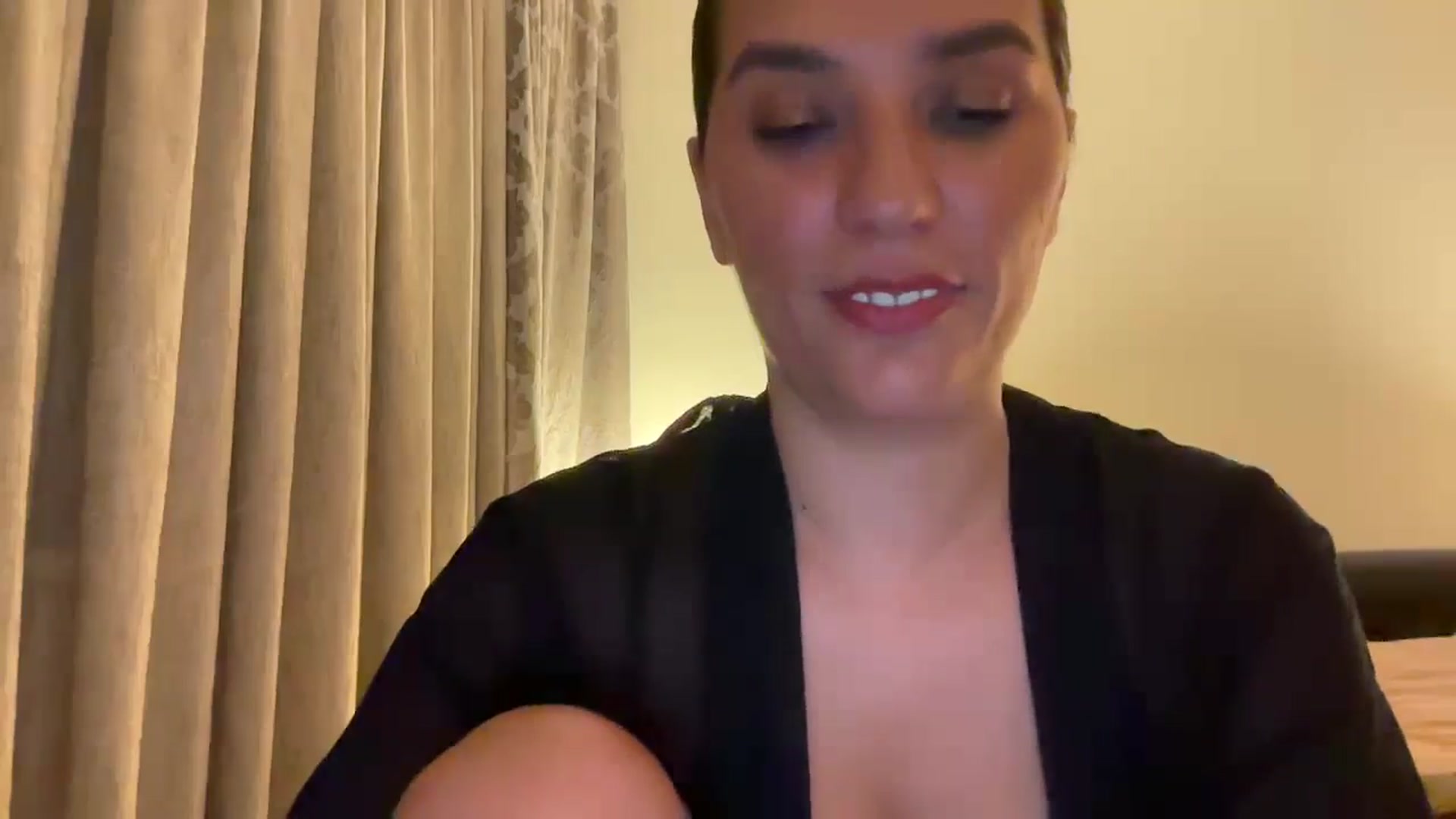 Gallery image thumbnail from HOLY_BRUNE's myfreecams stream on, 06/08/2025, 24:01 image 14 of 20