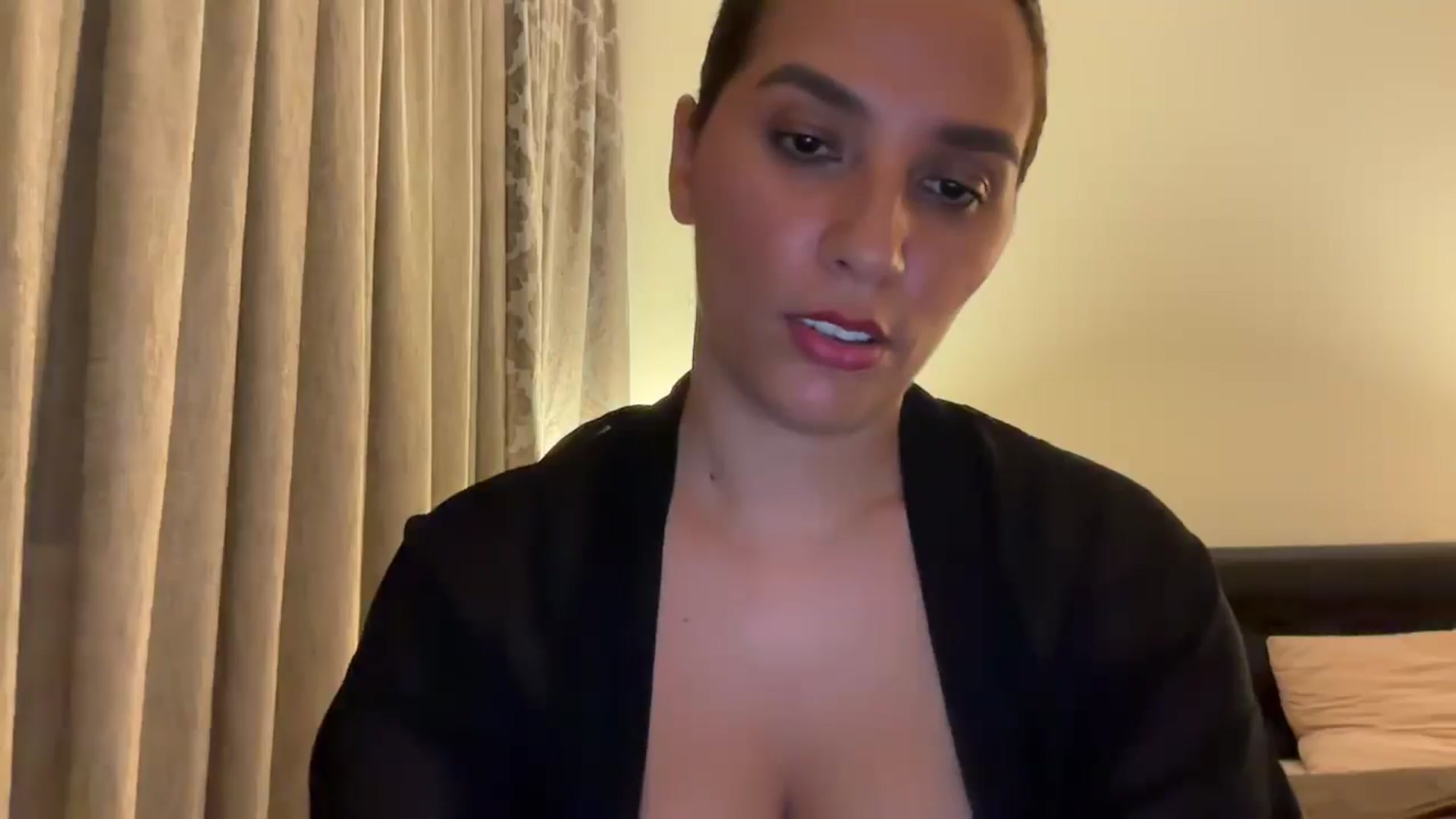 Gallery image thumbnail from HOLY_BRUNE's myfreecams stream on, 06/08/2025, 24:01 image 9 of 20