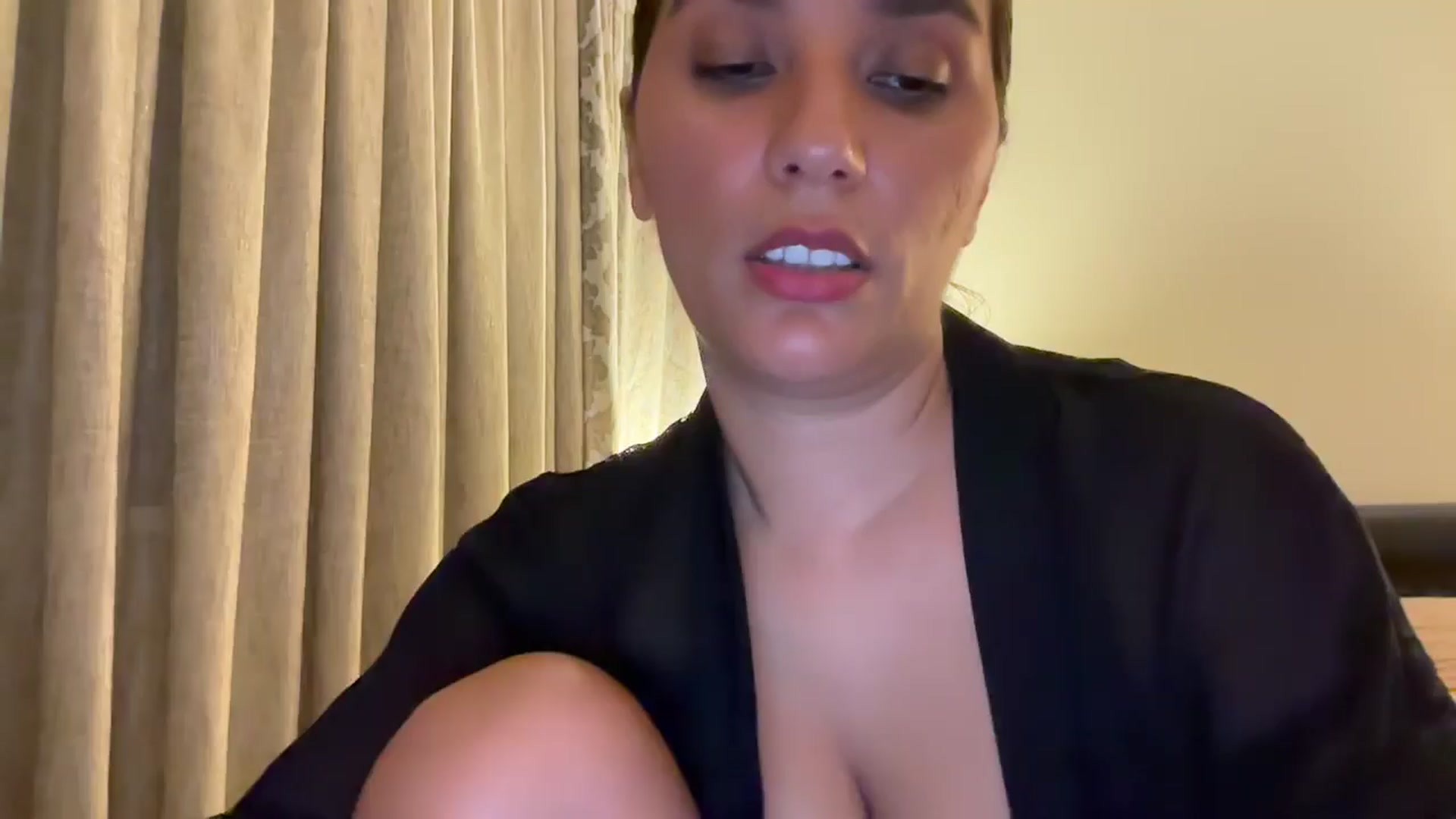 Gallery image thumbnail from HOLY_BRUNE's myfreecams stream on, 06/08/2025, 01:00 image 17 of 20